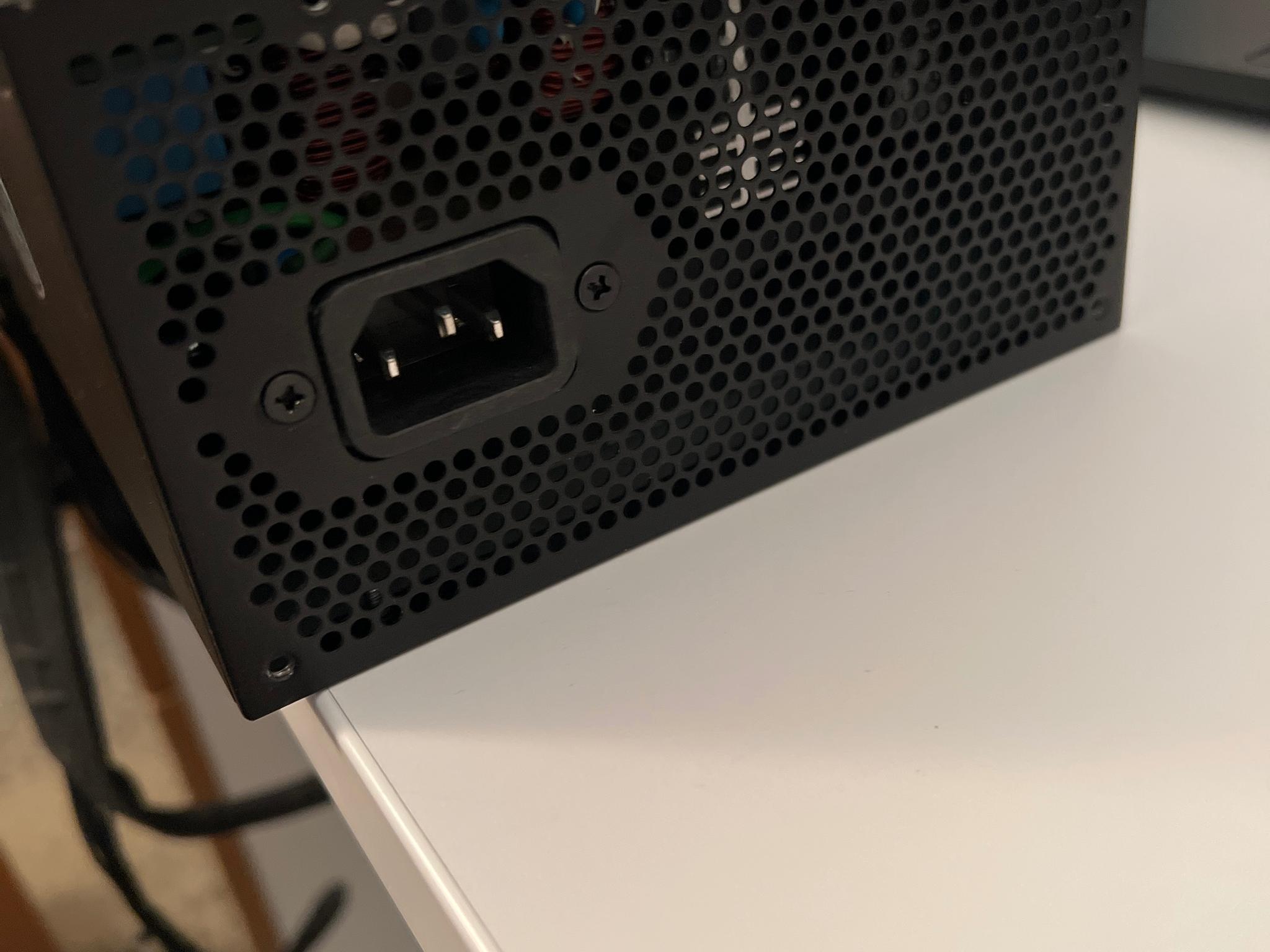  800 W 80 Plus Gold certified ATX power supply