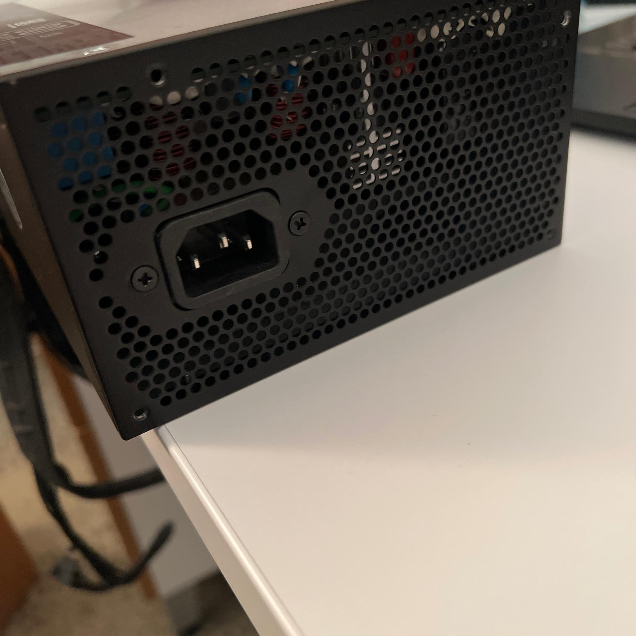  800 W 80 Plus Gold certified ATX power supply