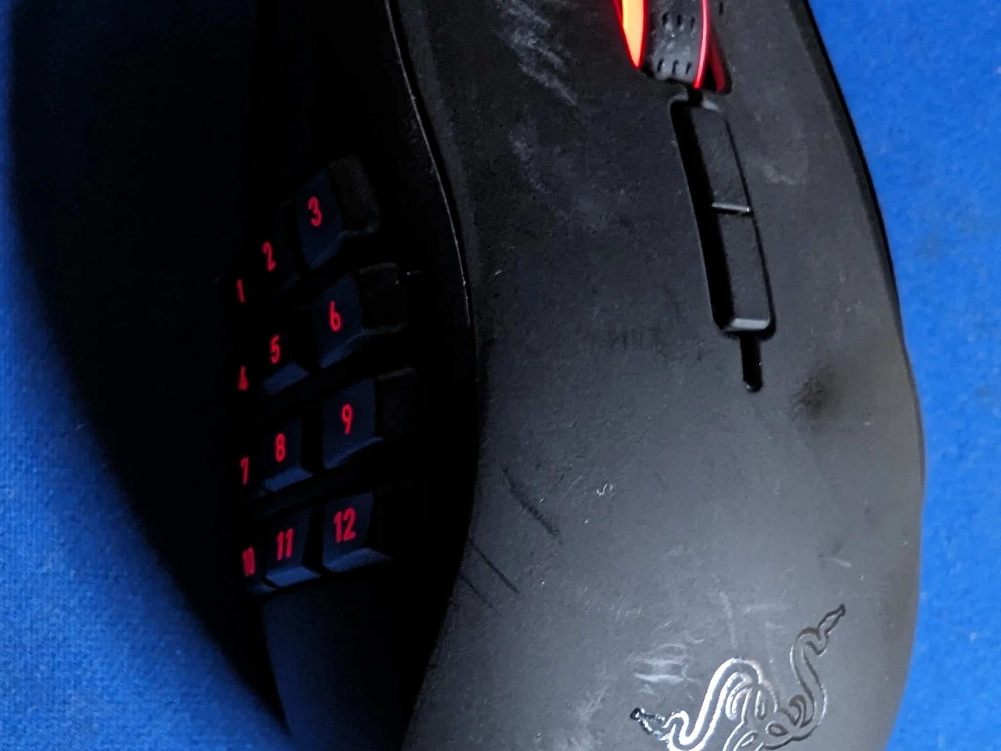 Razer Naga Epic Chroma gaming/ mmo mouse