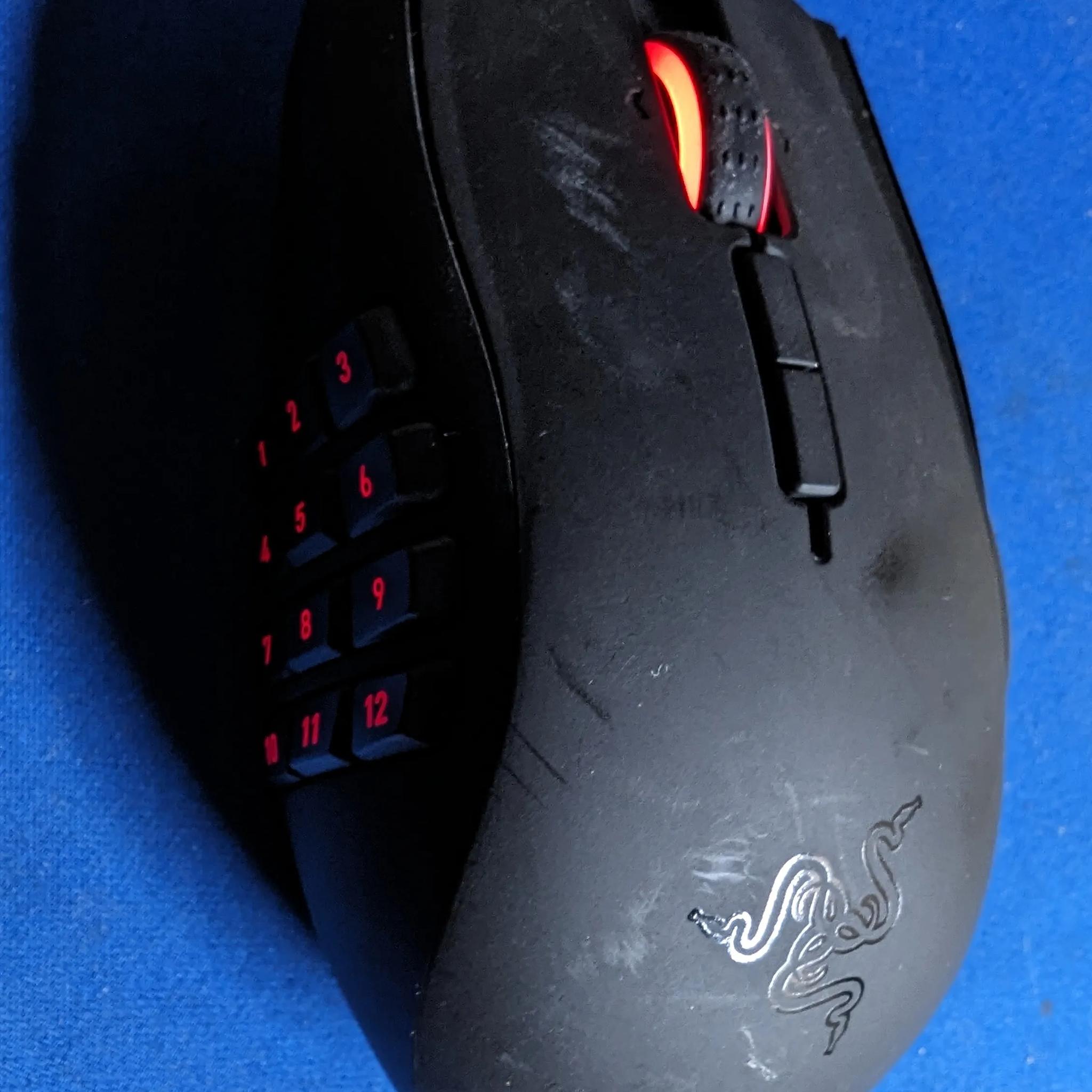 Razer Naga Epic Chroma gaming/ mmo mouse