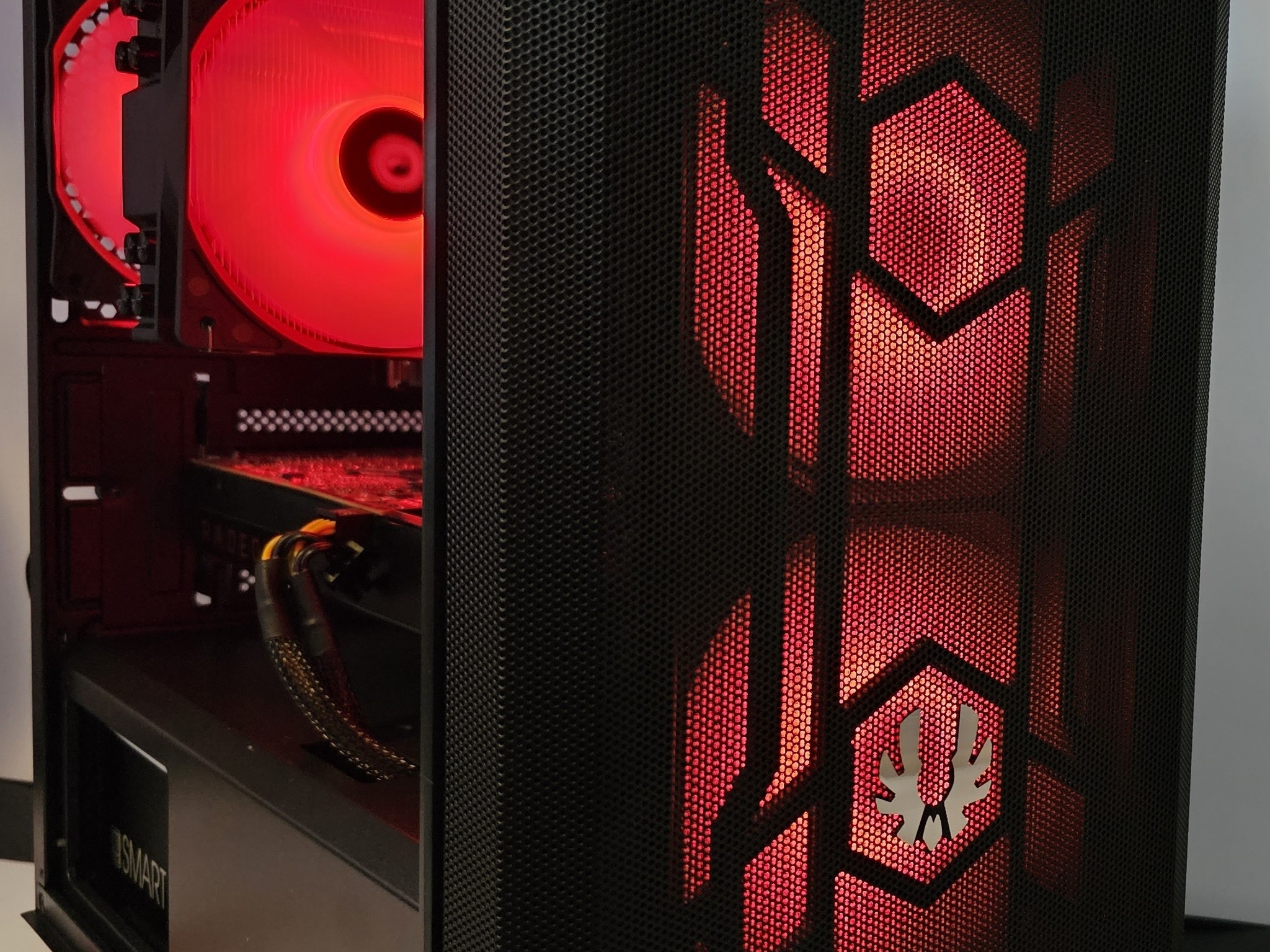 Budget baller Gaming Rig Ryzen 5 3600 / 16GB DDR4 / 1TB SSD / RX570X 8GB
