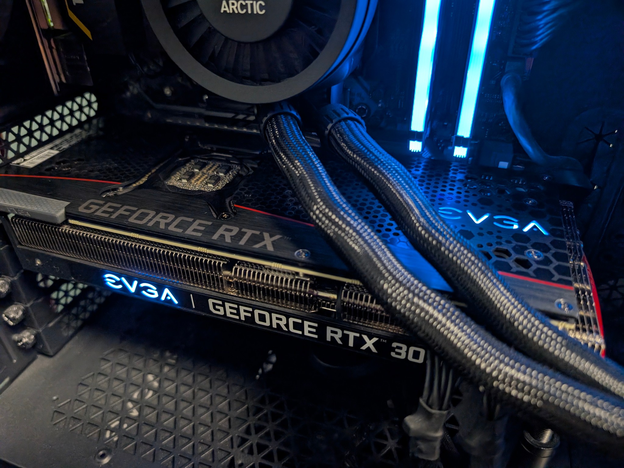 EVGA GeForce RTX 3090 XC3 ULTRA GAMING