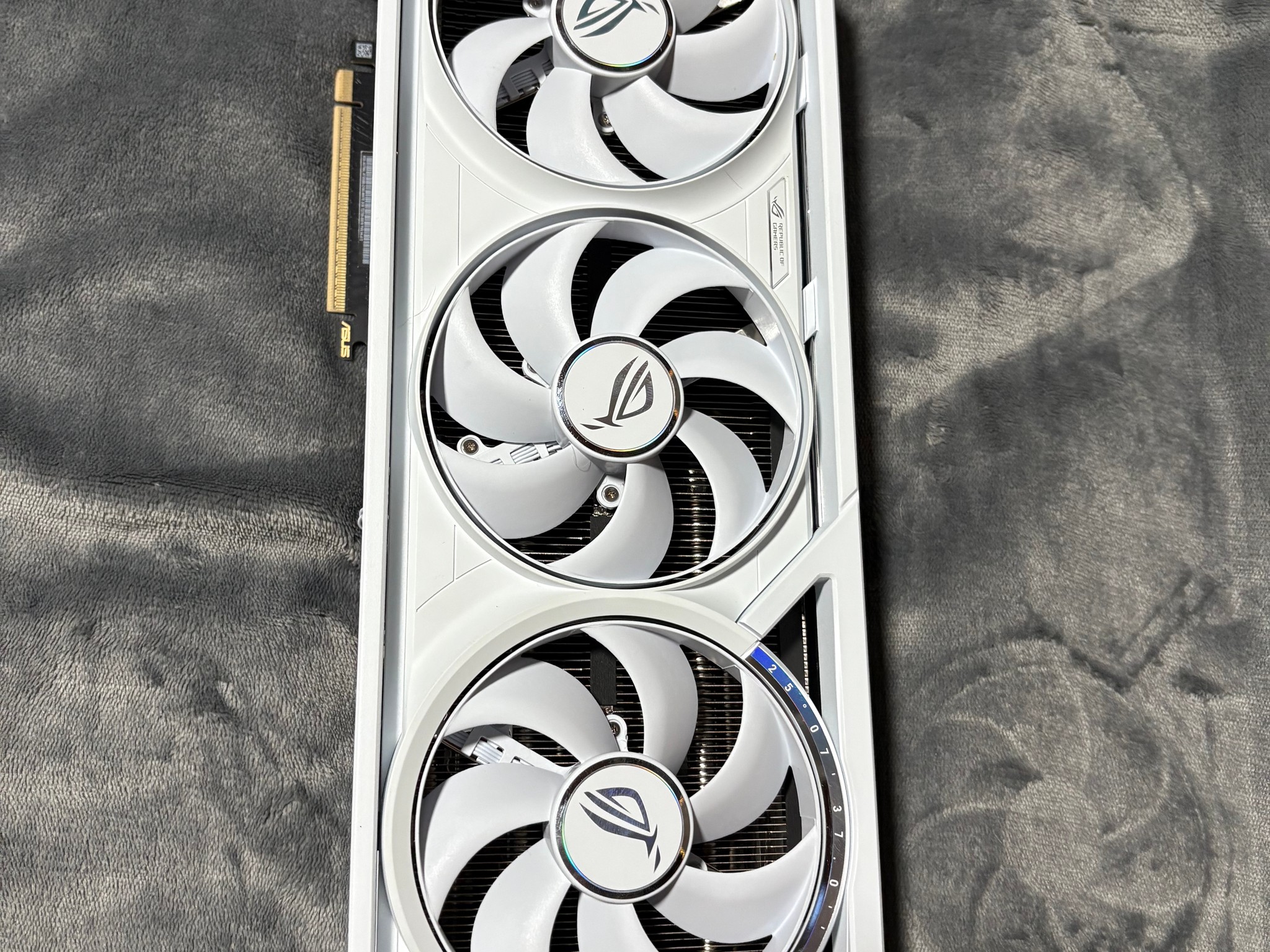 Barely used! Asus ROG astral 5080 OC in white!