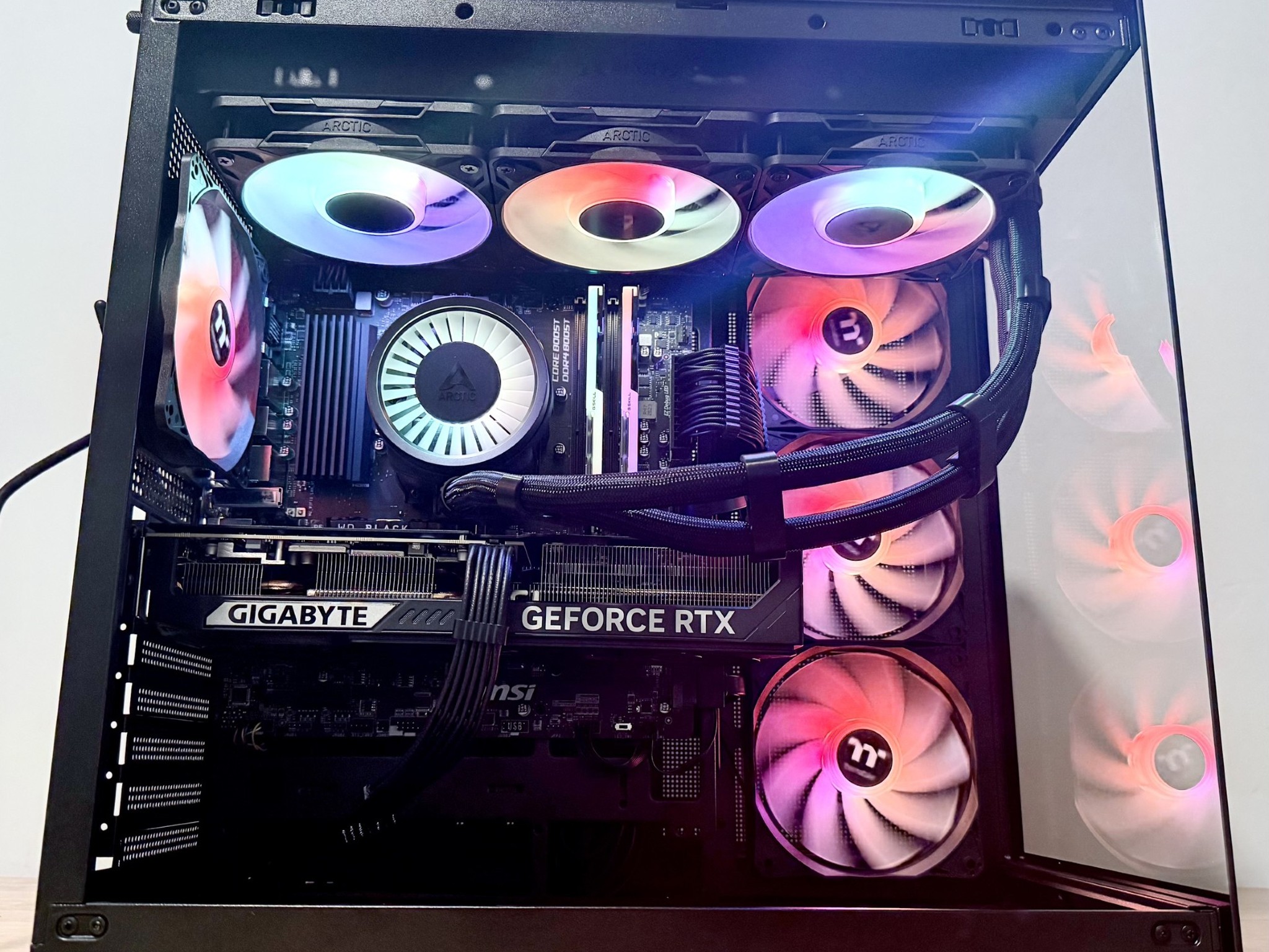 Thermaltake 380 GeForce RTX 5070 OC 12GB