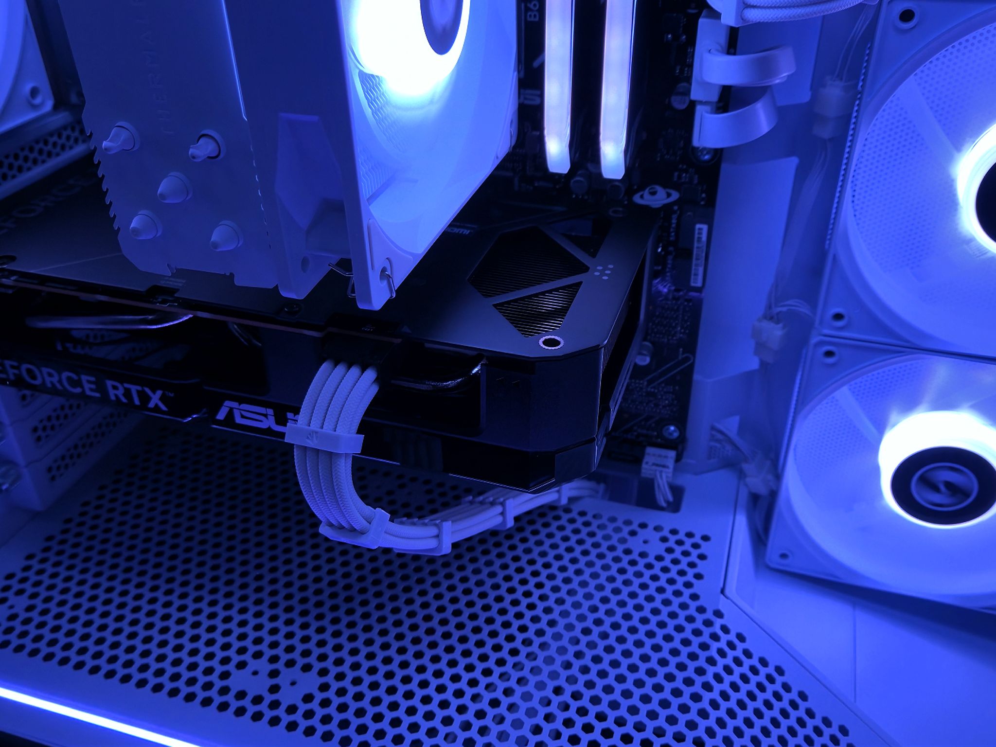 Gaming PC - 32GB DDR5 7200MHz CL34 - Ryzen 7600X - RTX 5060 OC - Windows 11 Pro