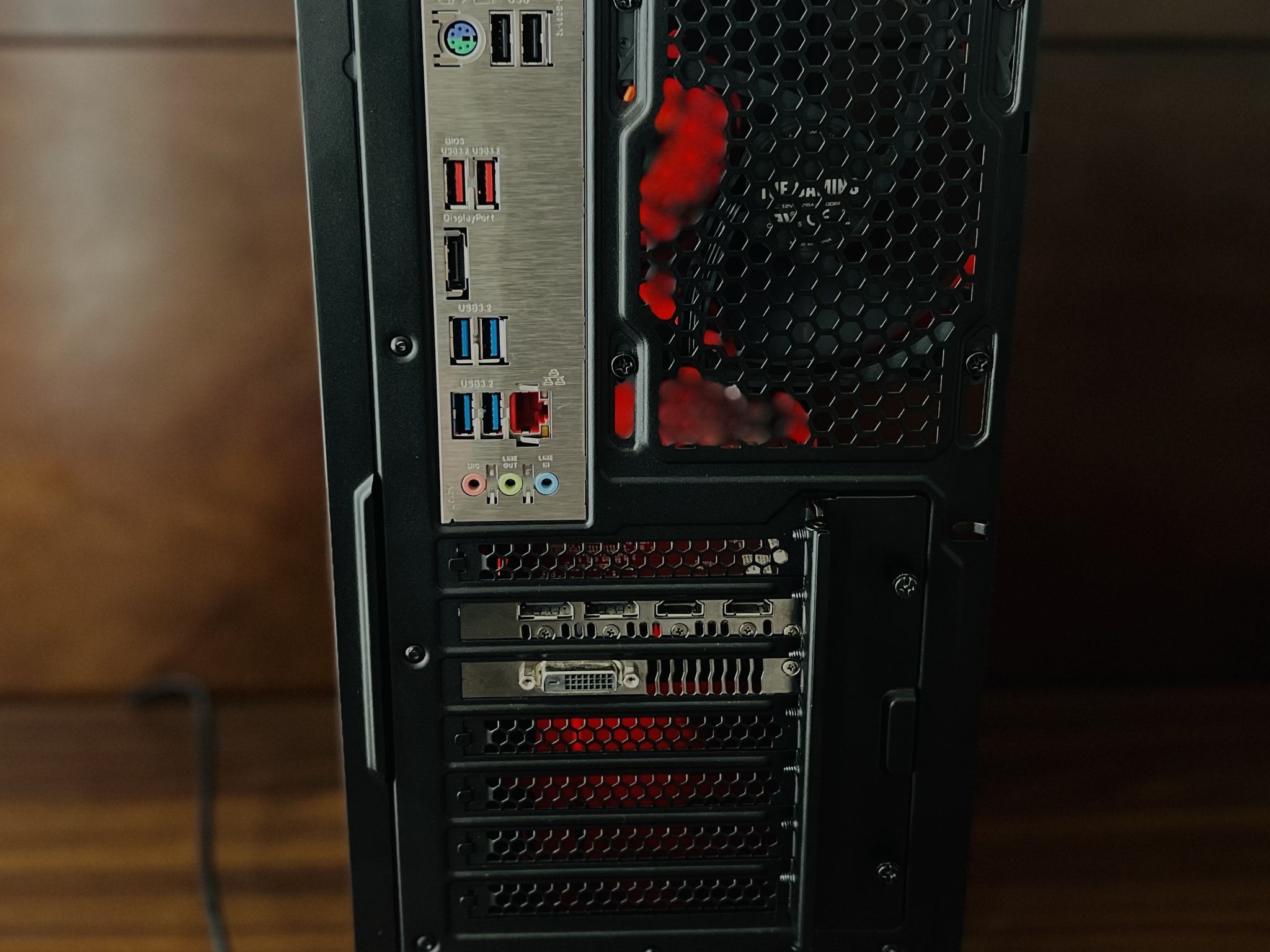 Core i3-10105f - RX 580 4GB - Custom Gaming PC - Desktop - 16gb ddr4 RAM - Budget Gaming PC - RGB.