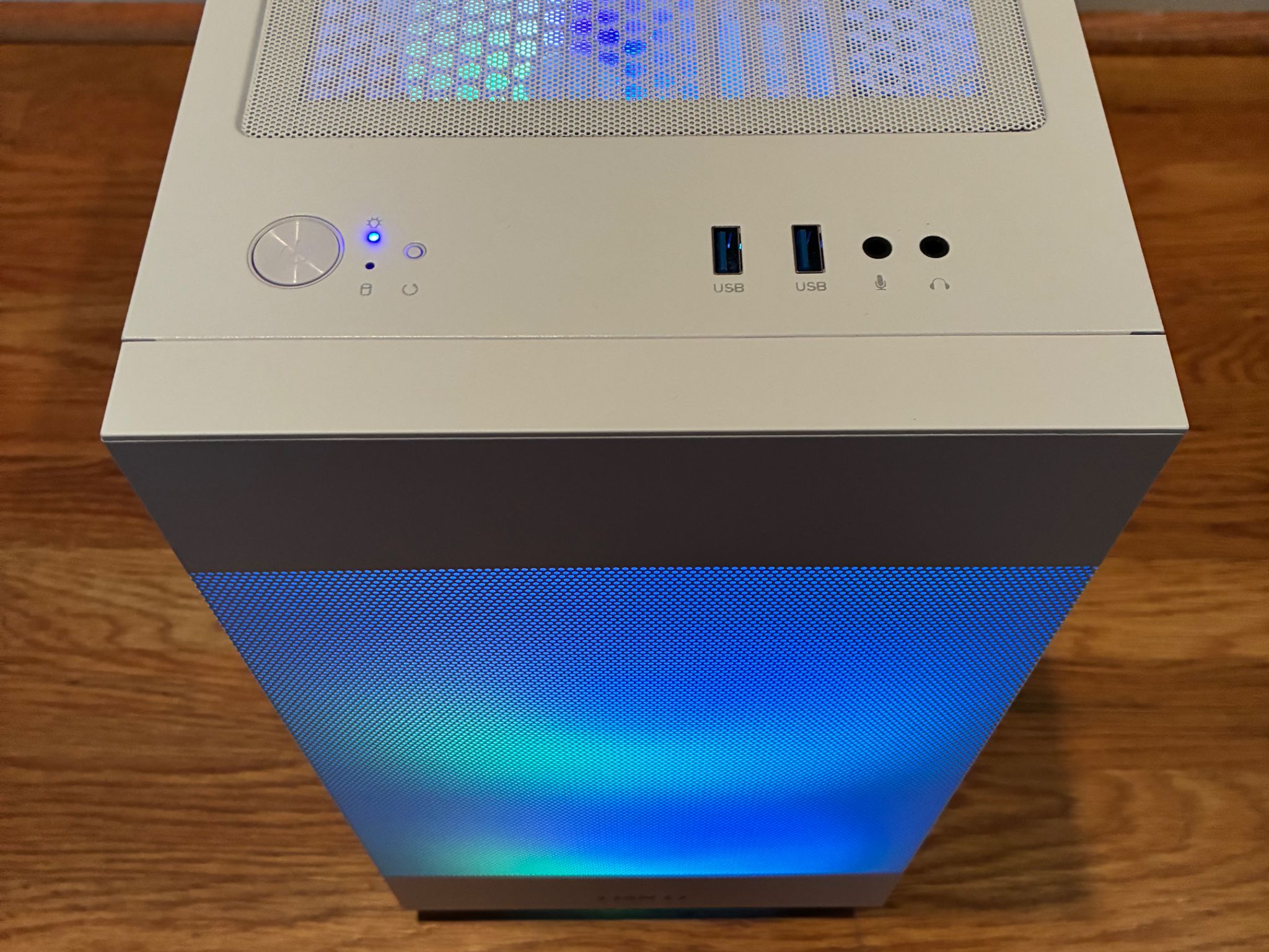 RX 9060XT R7 5800XT WHITE RGB GAMING PC 32GB 1TB SSD WiFi 6 BLUETOOTH WINDOWS 10/11
