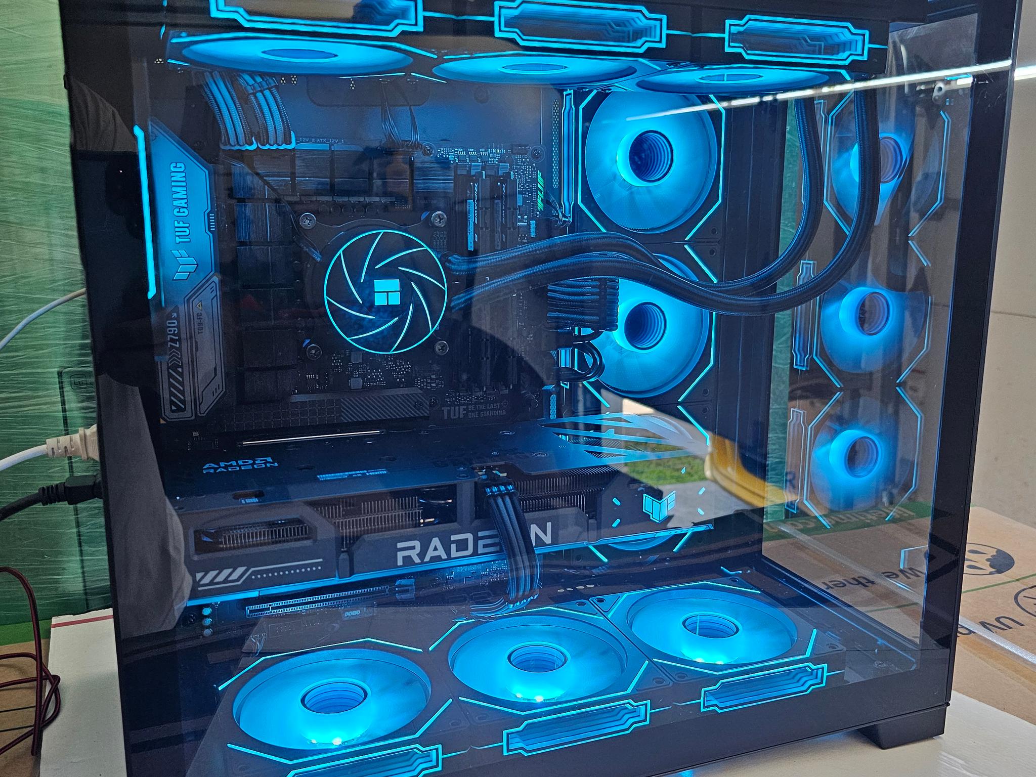 Black gaming pc | i9 12900k | 32gb ram ddr5 | 9060 rx 16gb | 2tb ssd | Windows 11 pro | wifi + BT |