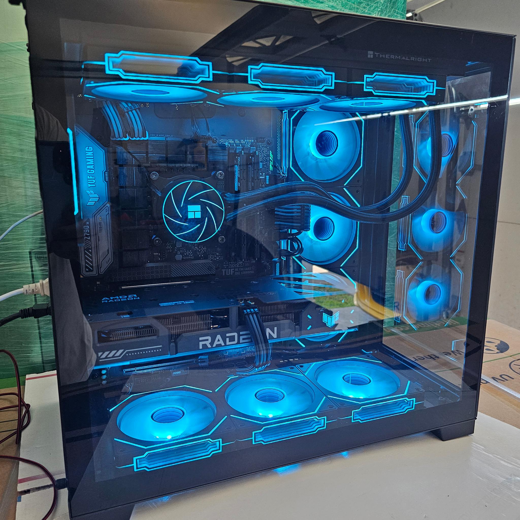 Black gaming pc | i9 12900k | 32gb ram ddr5 | 9060 rx 16gb | 2tb ssd | Windows 11 pro