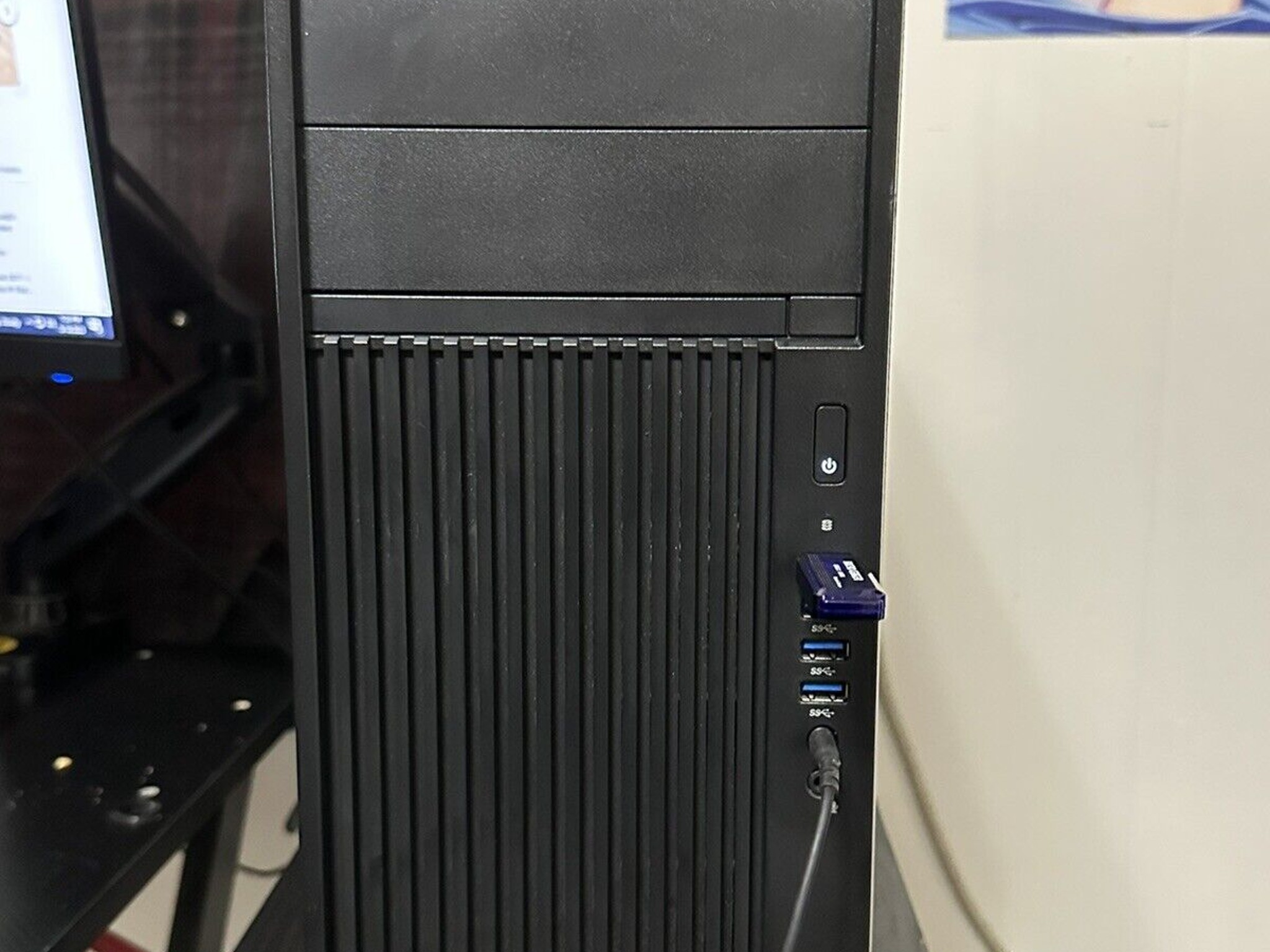 HP Z440 Workstation Xeon 2690V3 12-Core, RX 5700XT, 48GB RAM-2133MHZ, 1TB SSD