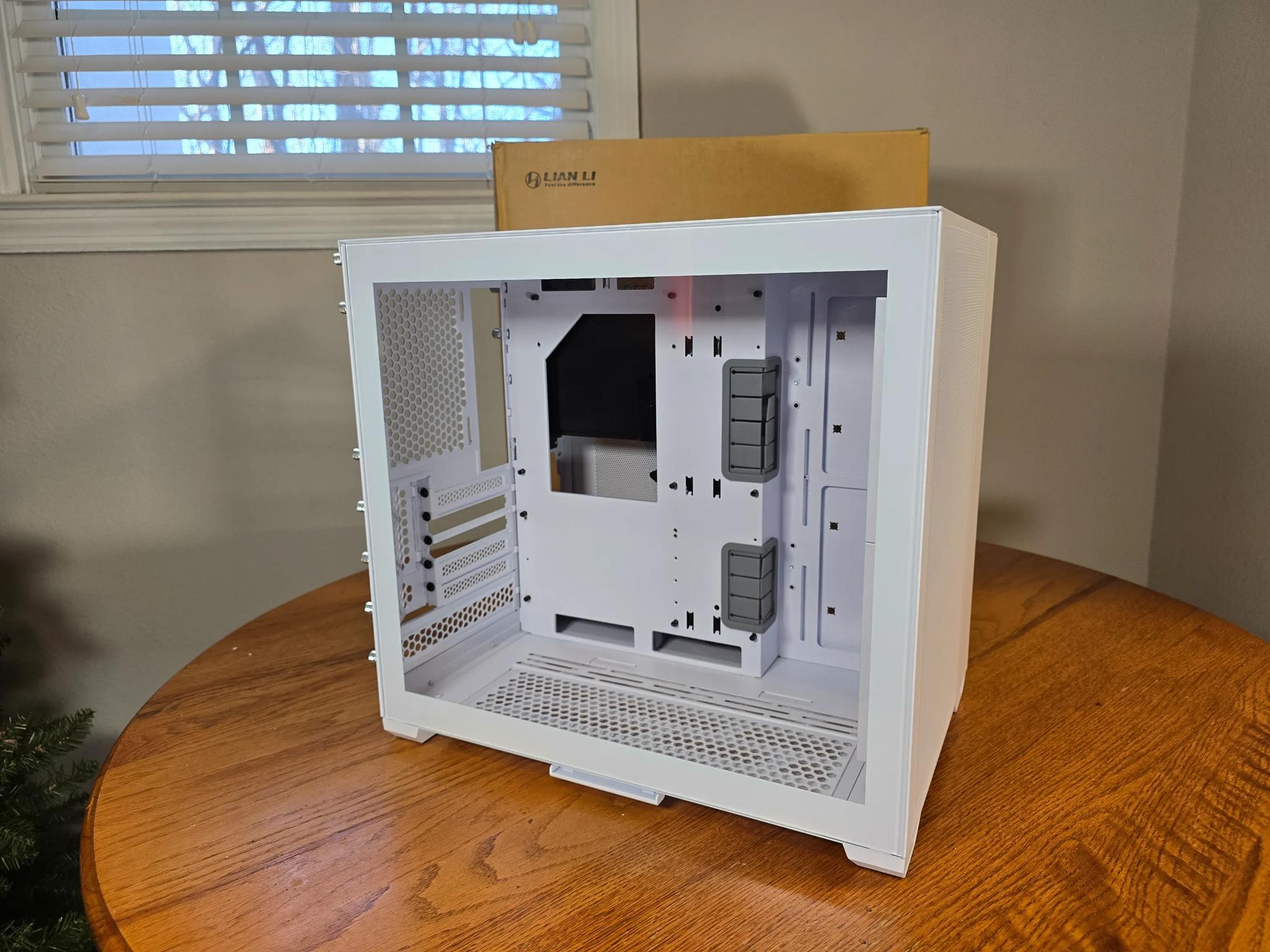 Lian Li O11 Air Mini ATX White Mid Tower Case