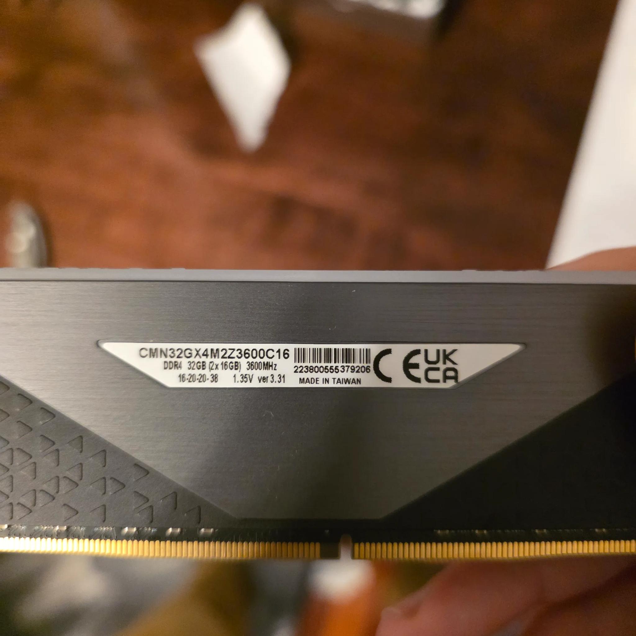 Corsair Vengeance RGB RT 32 GB (2x16) DDR4 3600MHz