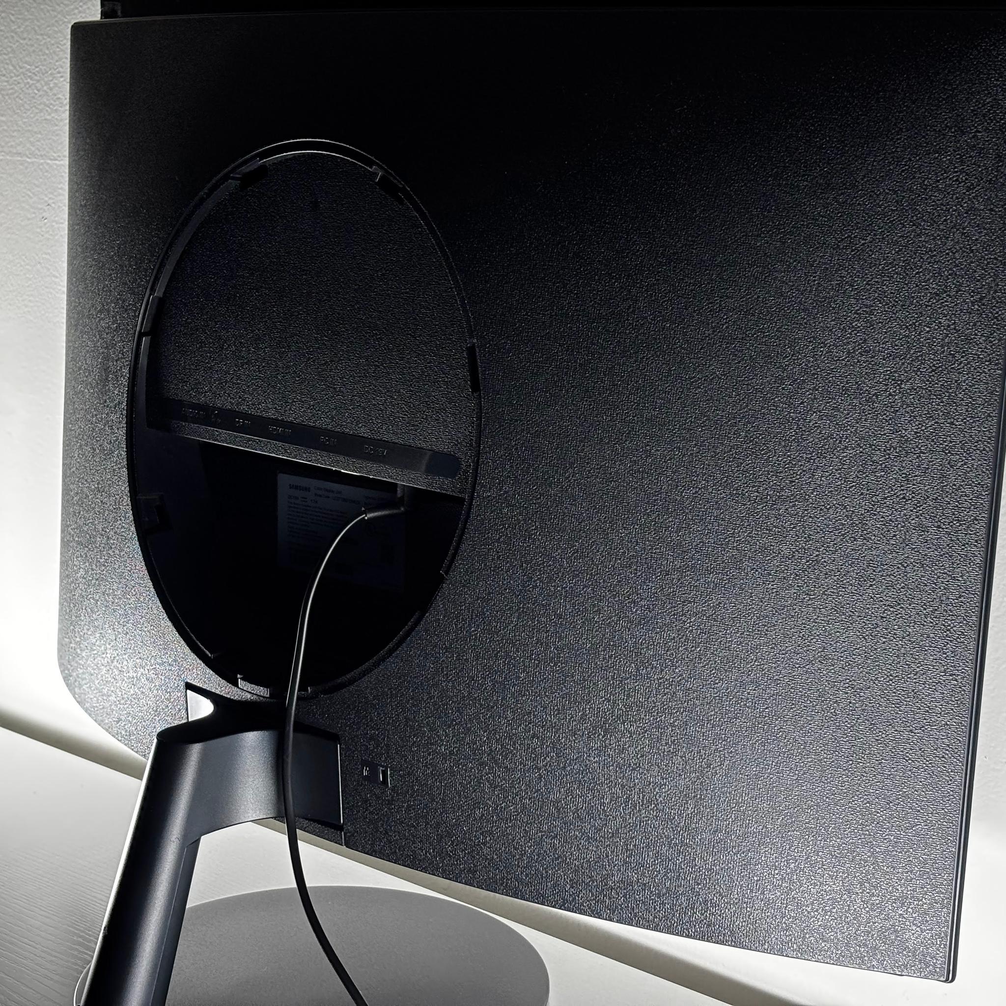 Samsung 27" Curved Monitor - 1080p, 75Hz, with Free-Sync. Includes Power Cable and Detachable Stand.