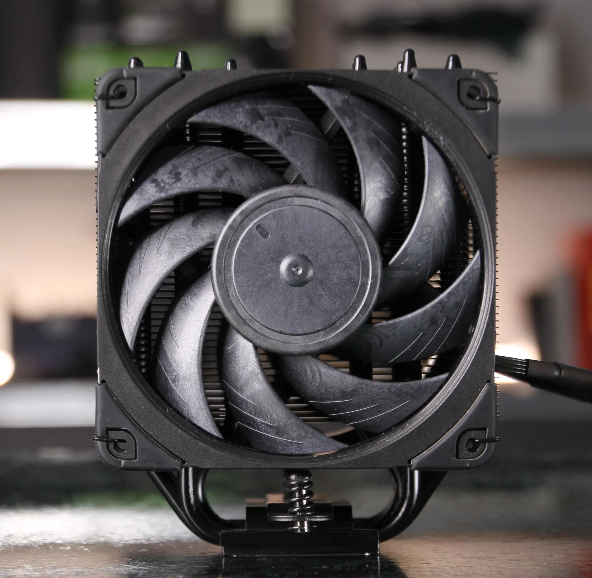 Noctua NH-U12A chromax.black CPU Cooler