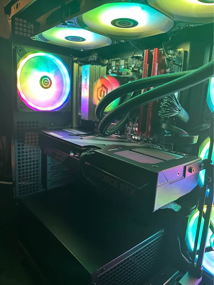 High End Desktop Gaming PC (9800X3D + 32GB DDR5 + 5070Ti)