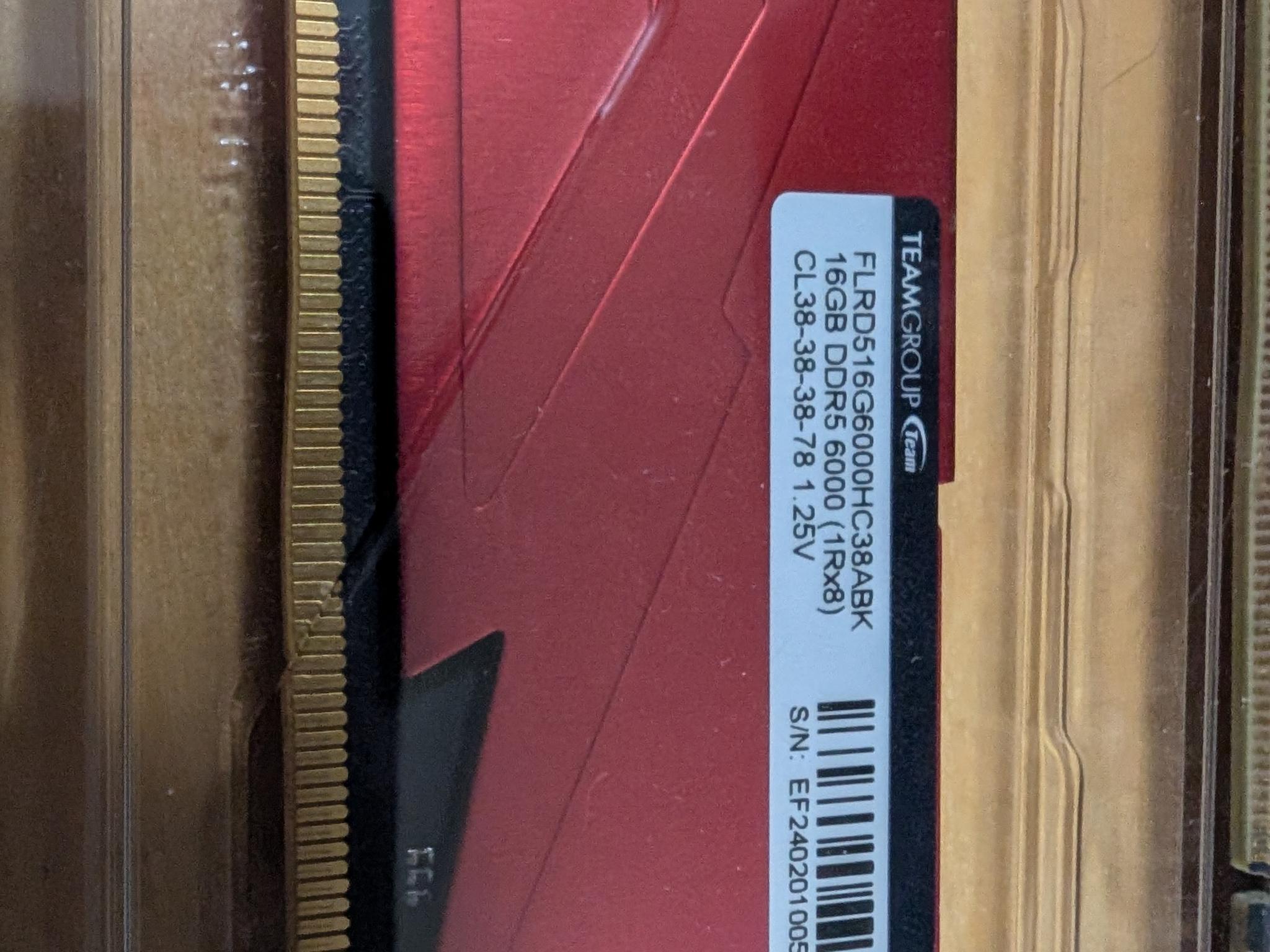 32GB DDR5 6000MTs T-Force Red 2x16GB