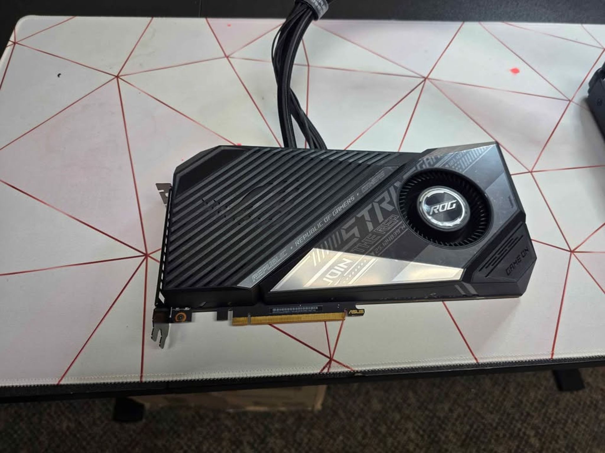 ASUS ROG-STRIX-LC-RX6900XT-T16G-GAMING