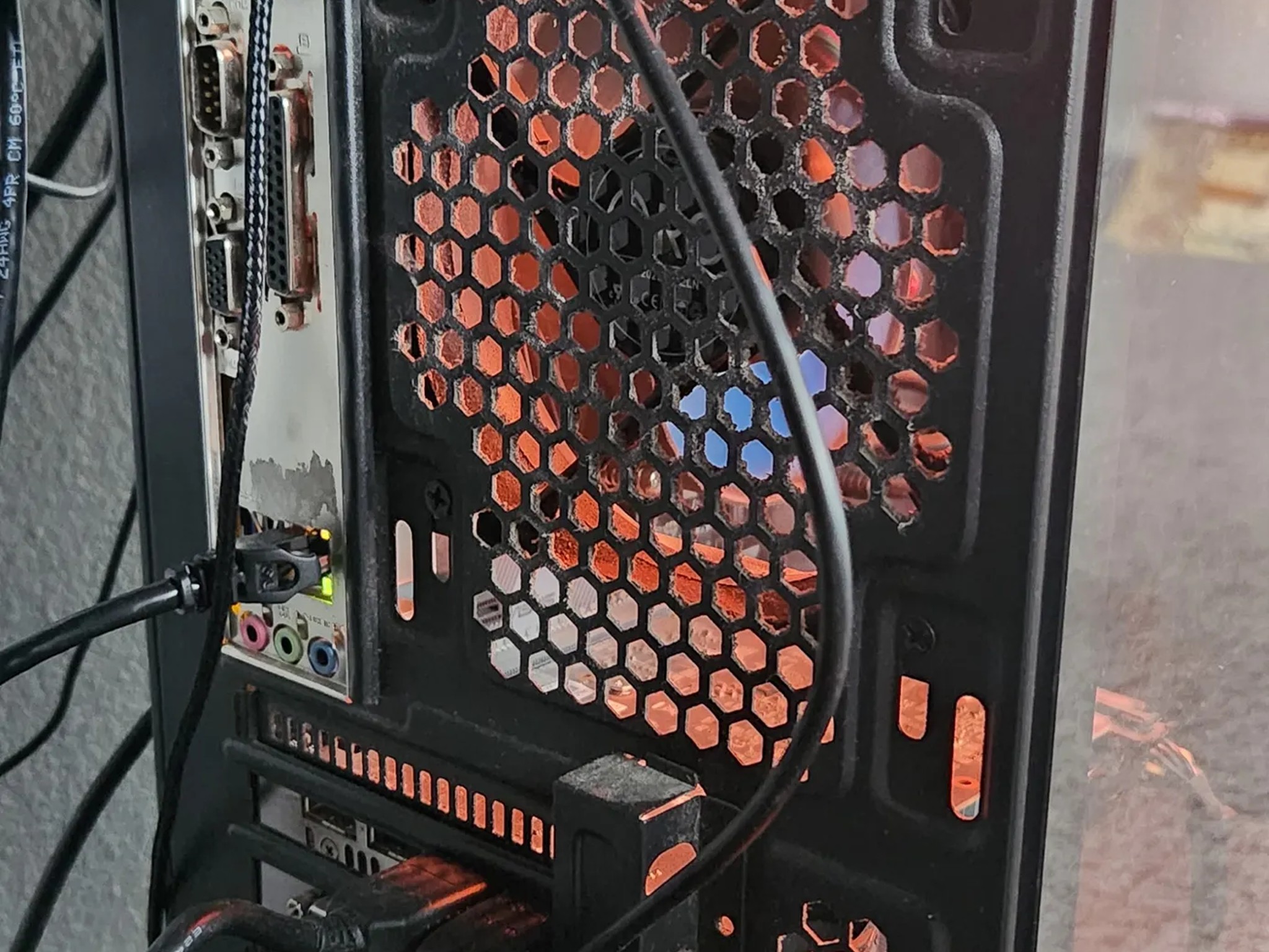 iBUYPOWER TRACE940 // Intel Core i7-8700, 16GB DDR3 RAM, NVIDIA GTX 1060 3GB, 1TB HDD + 120GB SSD