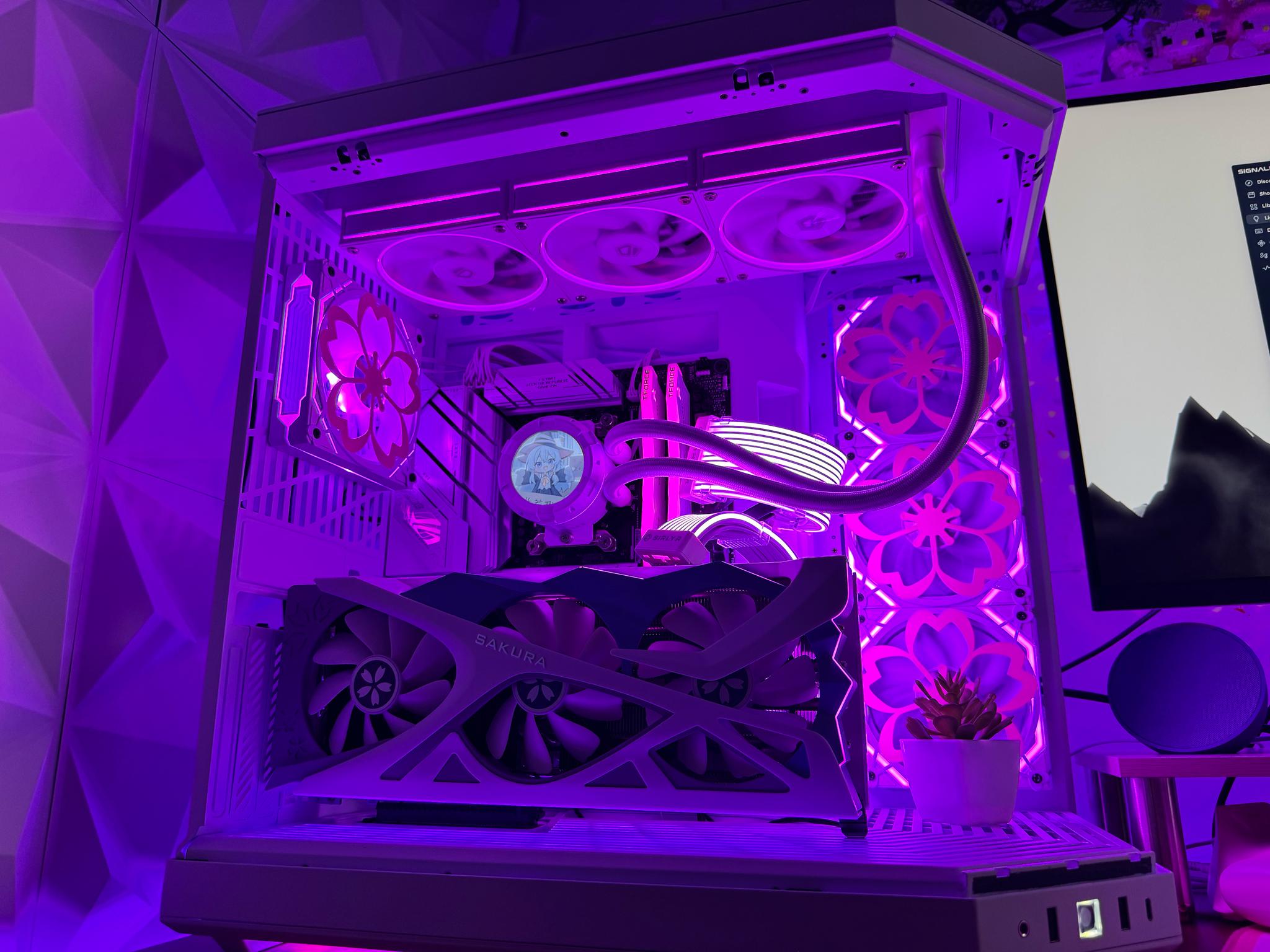 🌸Sakura‑Themed HYTE Y70 Snow White Build – RX 7800 XT, LCD AIO, 32GB DDR5🌸