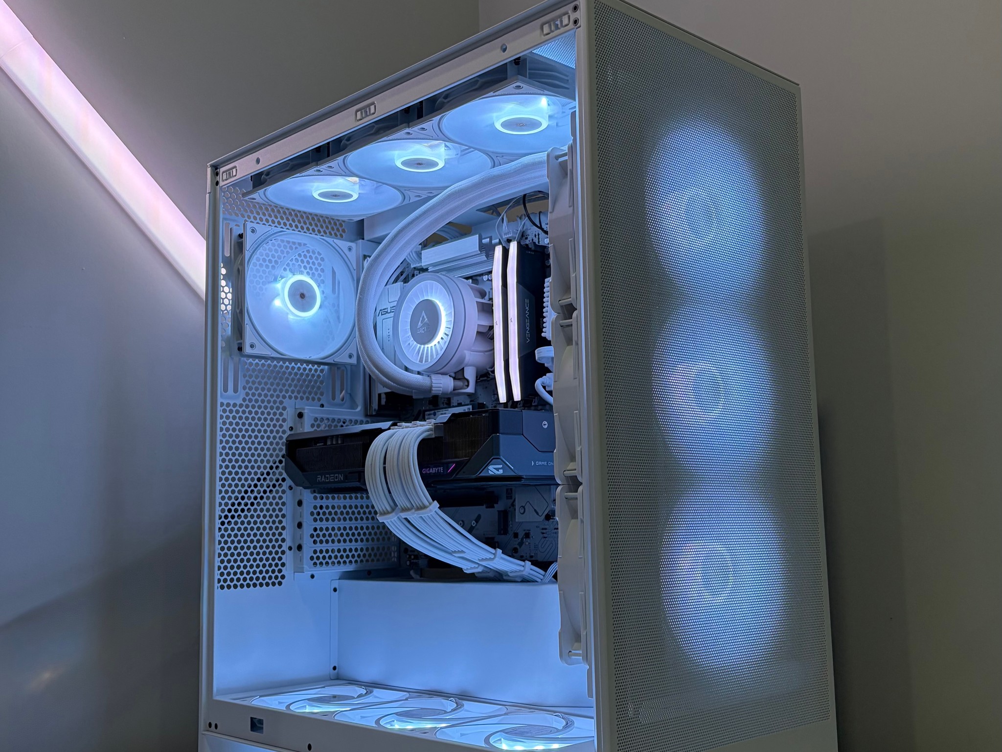 RX 9070 XT | Ryzen 7 9800X3D | 32GB DDR5 RAM | Gaming PC