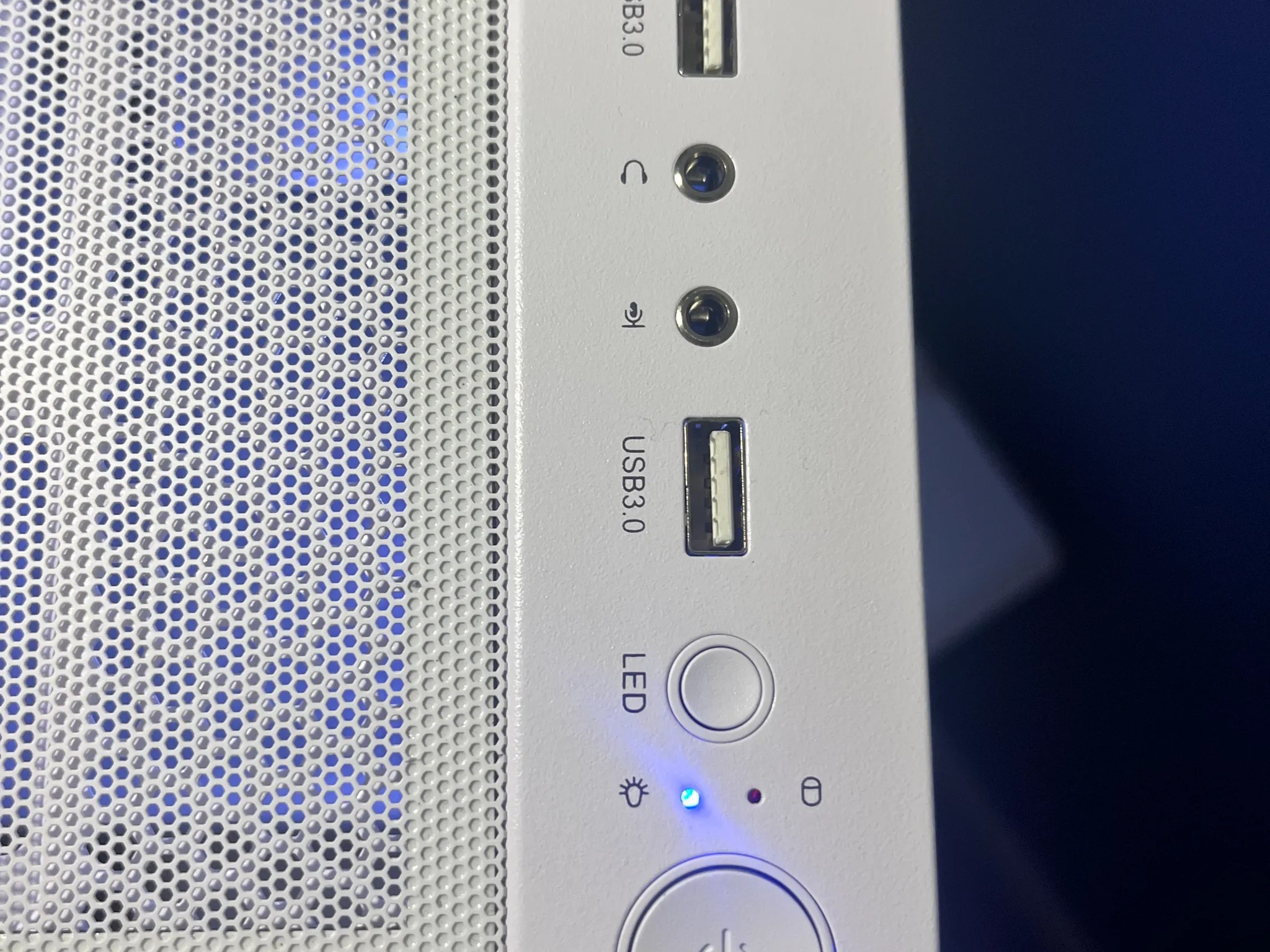 Amazing White 4060 Ti | Ryzen 5 7600x Gaming PC