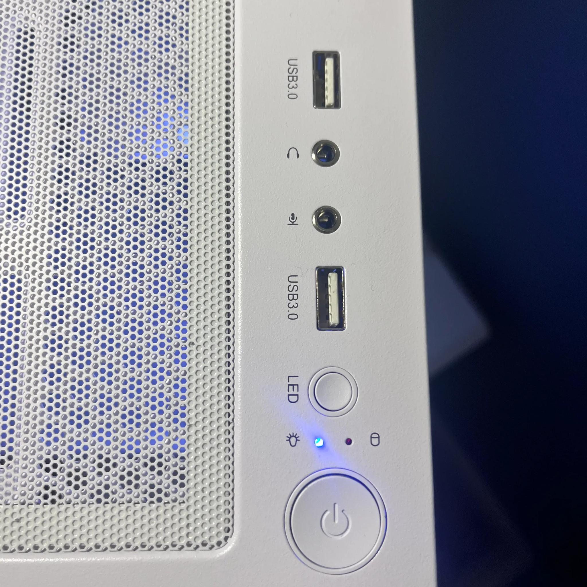 Amazing White 4060 Ti | Ryzen 5 7600x Gaming PC