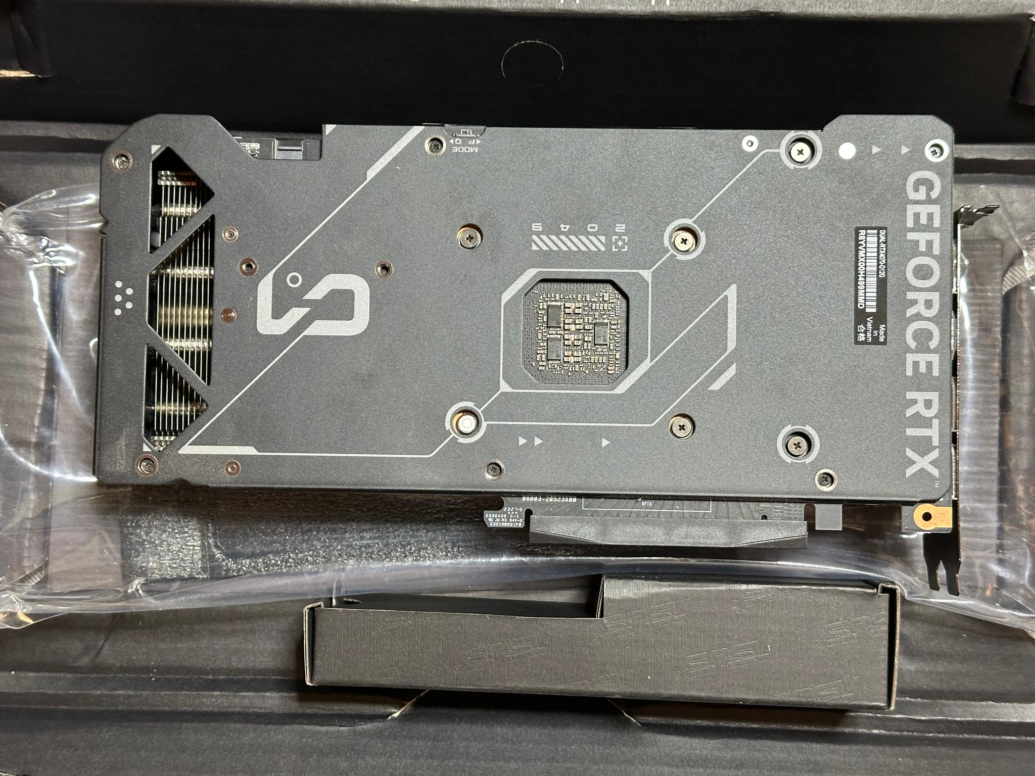 Asus DUAL OC GeForce RTX 4070