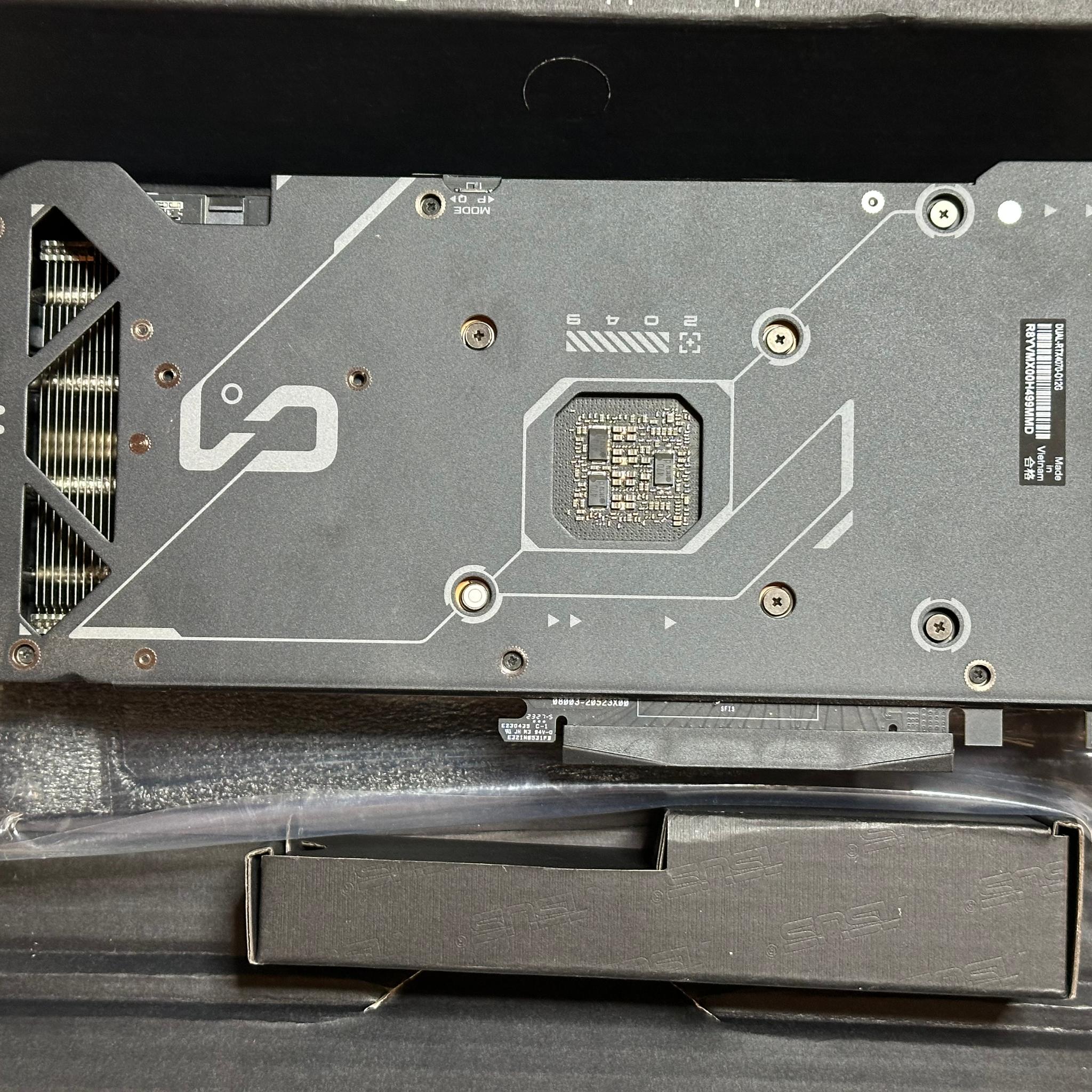 Asus DUAL OC GeForce RTX 4070