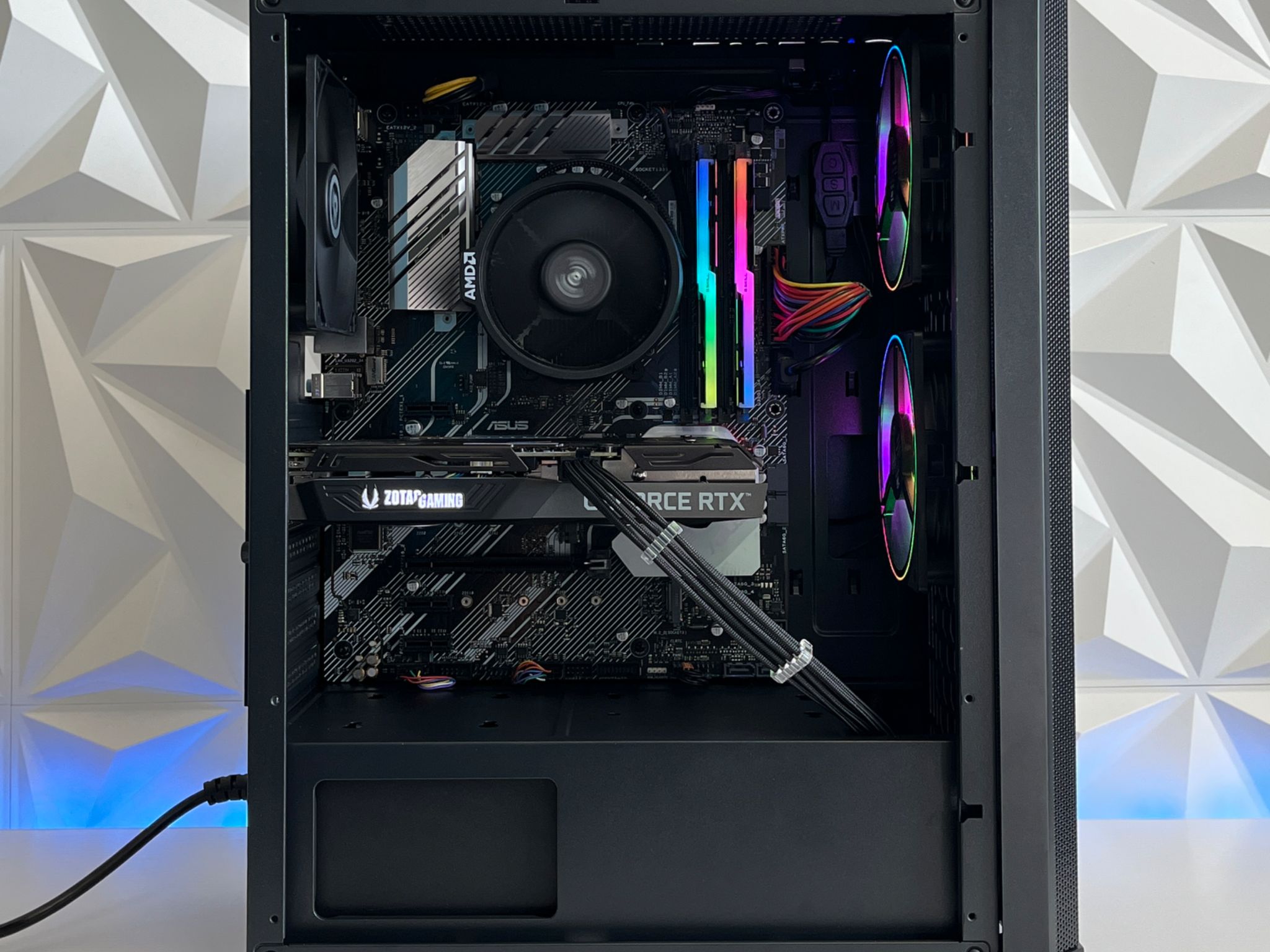 RTX 3060 Ti 8GB, Ryzen 5 3600X, 16GB RAM | Black RGB Gaming