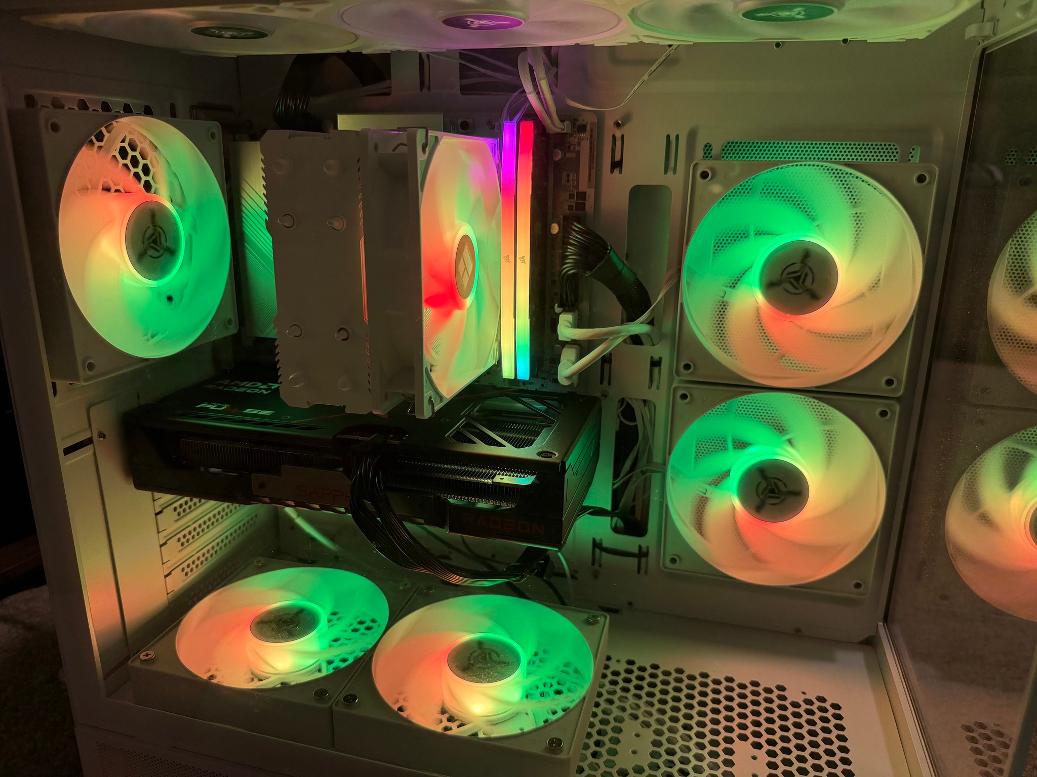 AMD Gaming PC 9060XT 16gb/Ryzen 5 9600x