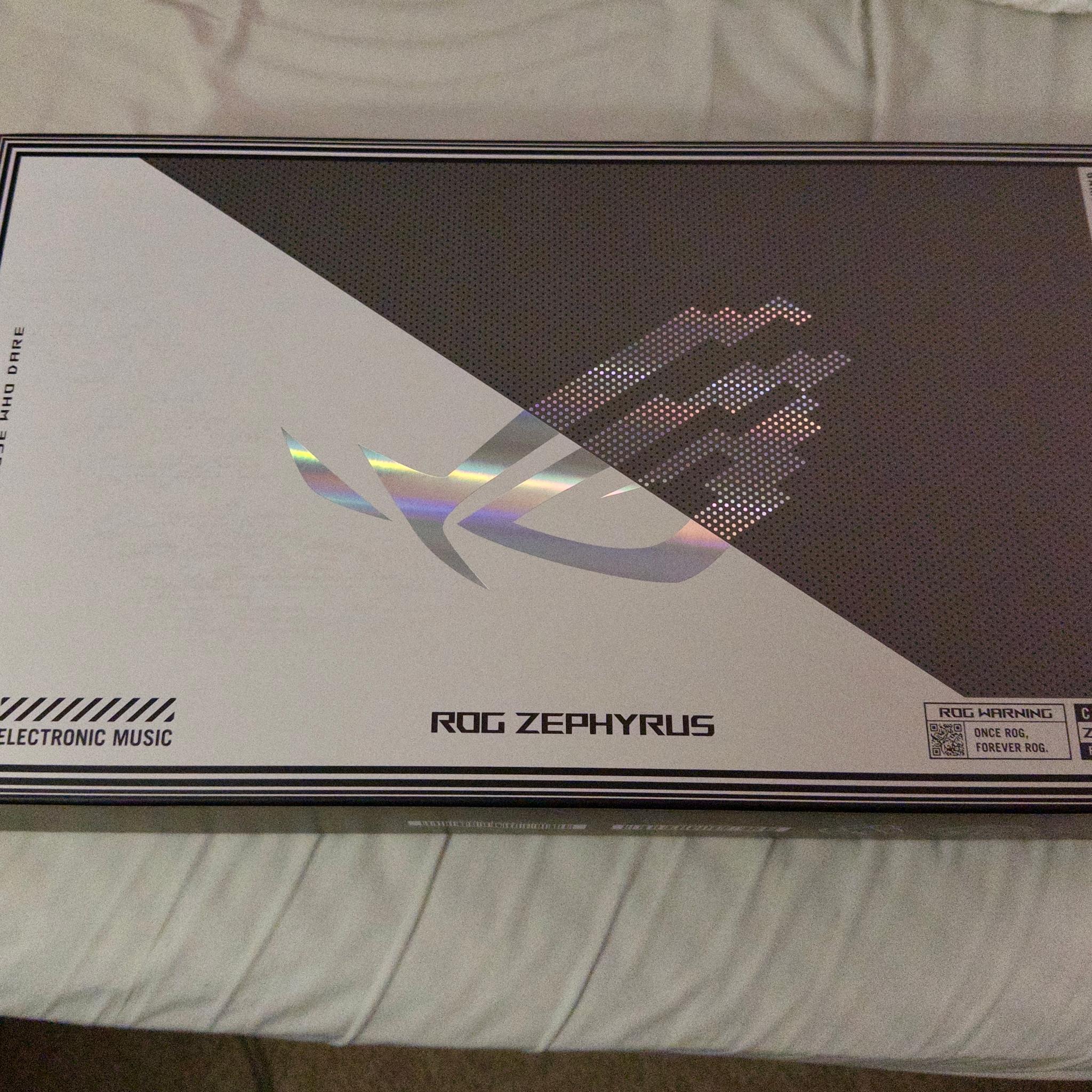 ASUS ROG Zephyrus G14 14" Gaming Laptop, Ryzen 9 6900HS, RX 6700S, 16GB RAM, 1TB SSD, White, (2022)