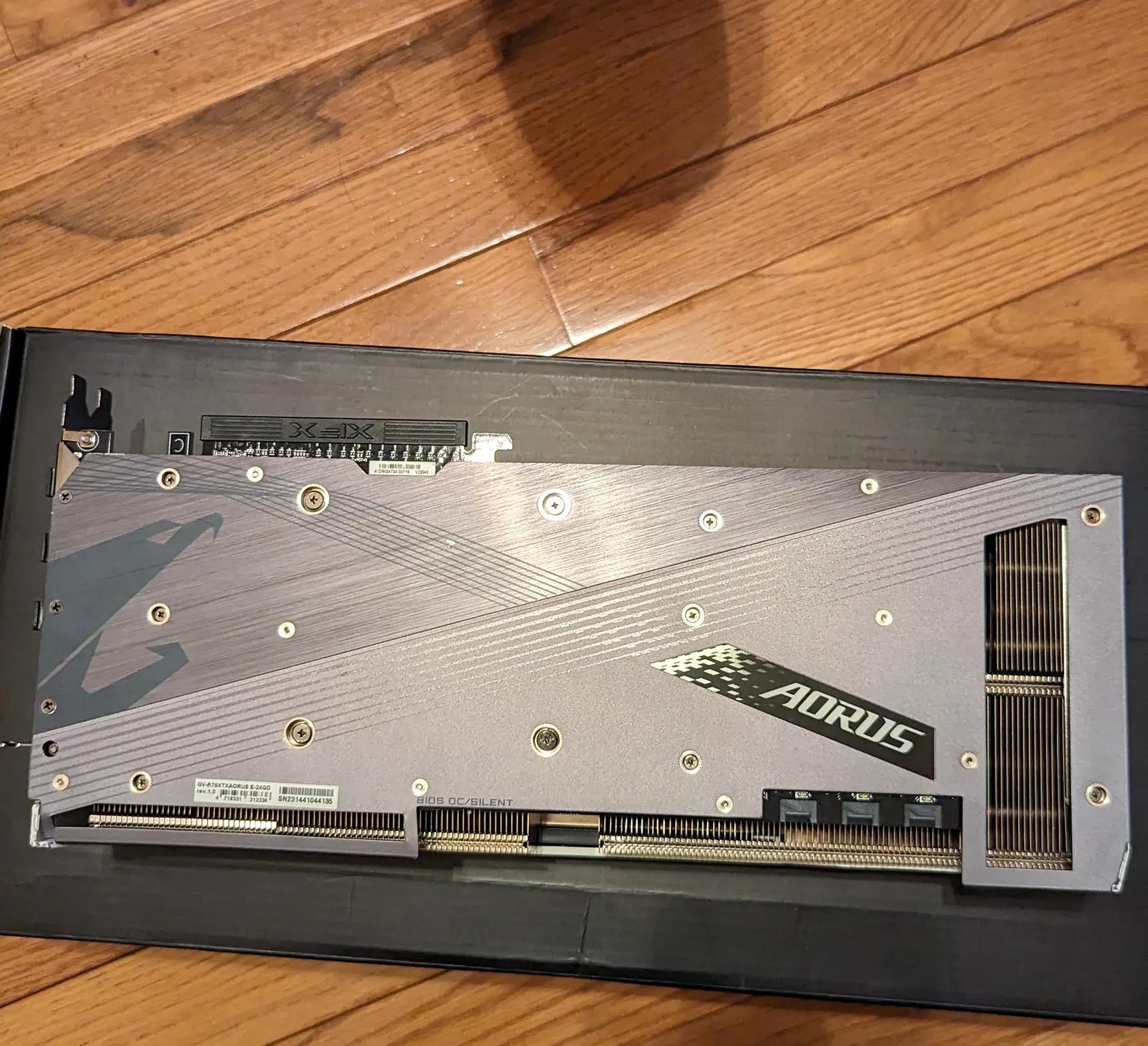 White AORUS Radeon™ RX 7900 XTX ELITE 24G