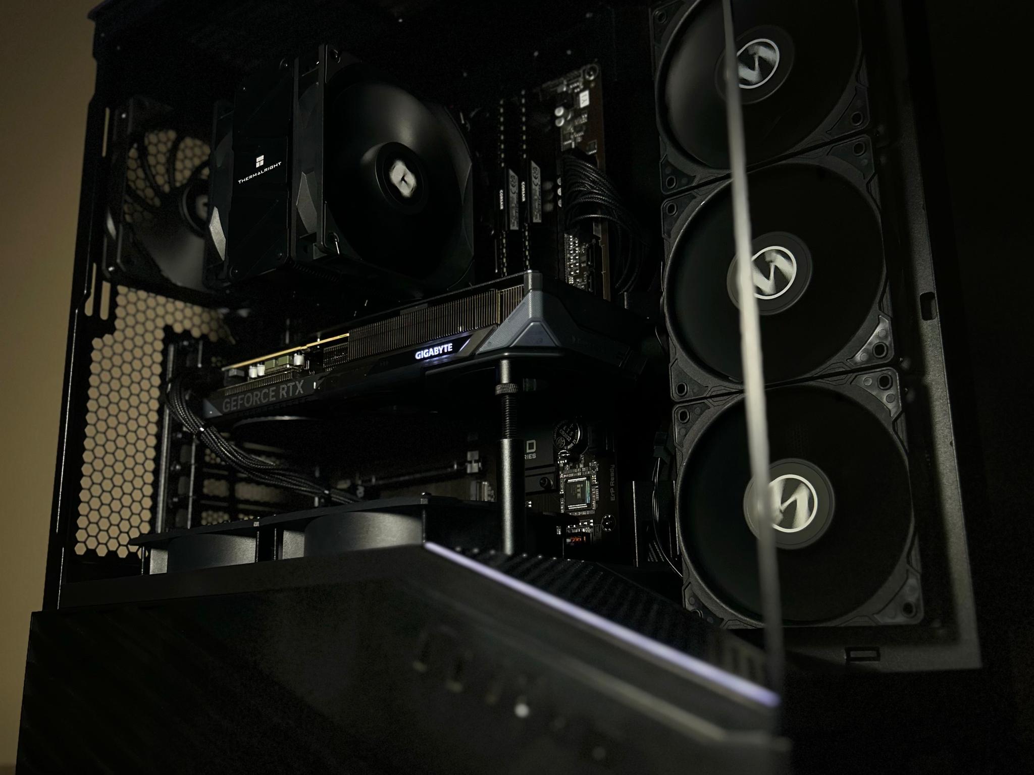 BLACKOUT🦇🖤 GAMING PC | RTX 5060 OC | RYZEN 5 5600X | 32GB DDR4 3200MT/s | 1TB SSD NVMe