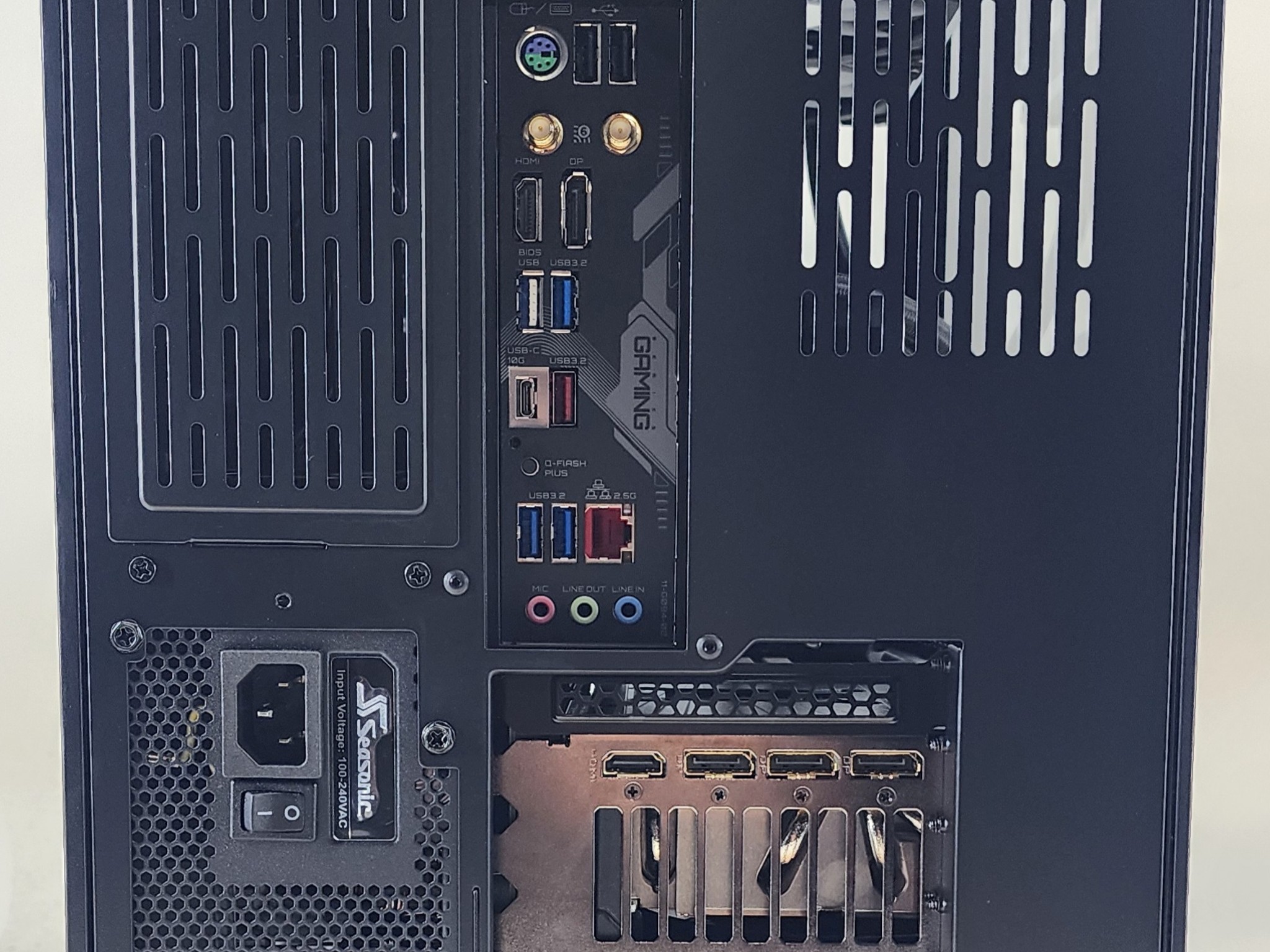 Gaming PC Ryzen 7 9700X 32GB RAM 2TB SSD RTX 5070 Ti 16GB Windows 11 Computer
