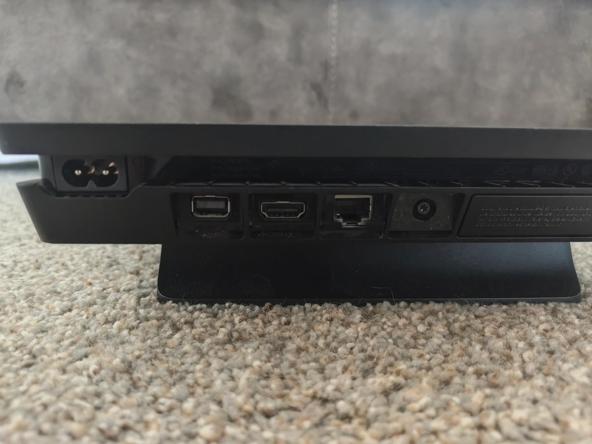 PS4 Slim: Modded for speed and cooling