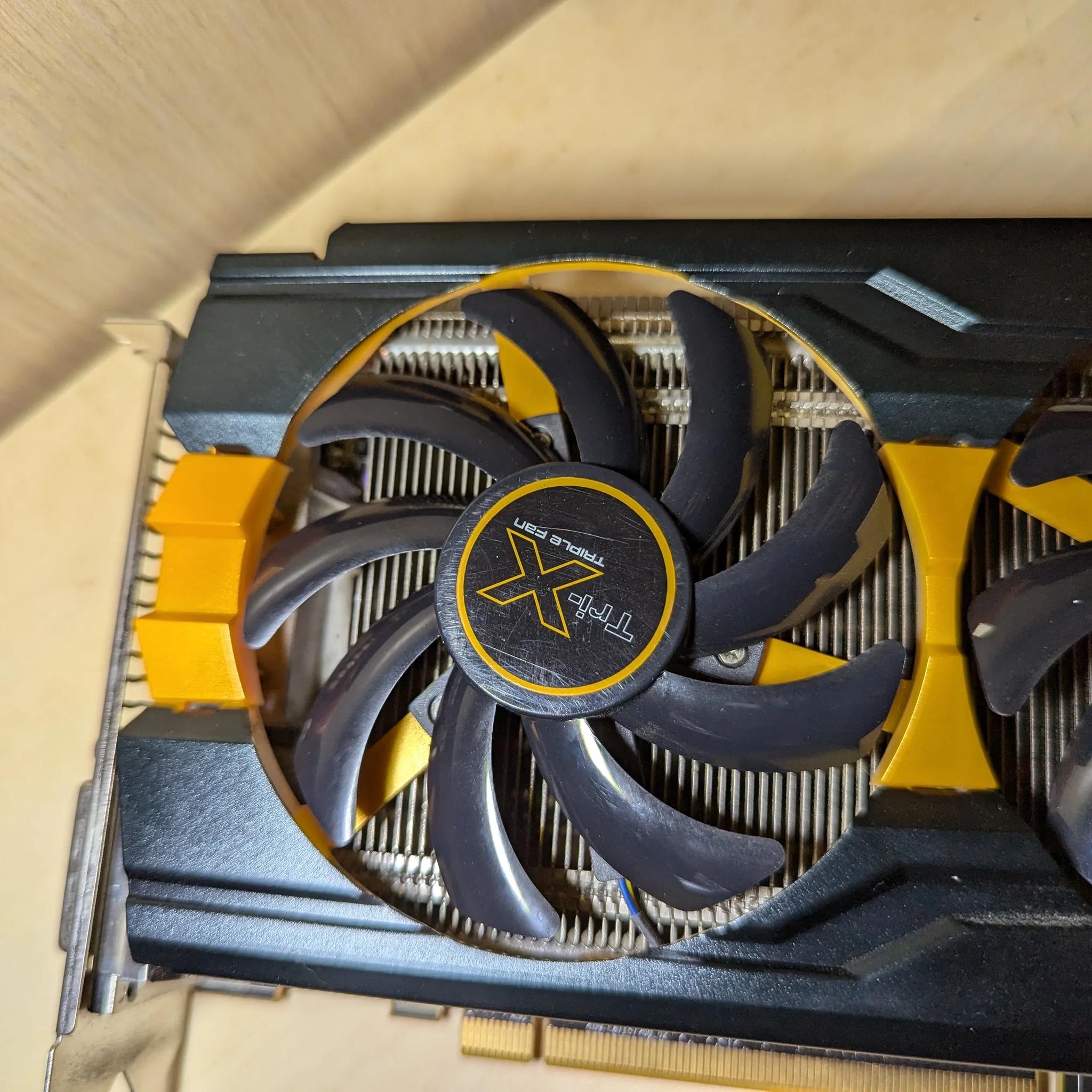 USED - Radeon Sapphire Tri-X R9 290 OC - GDDR5 4GB