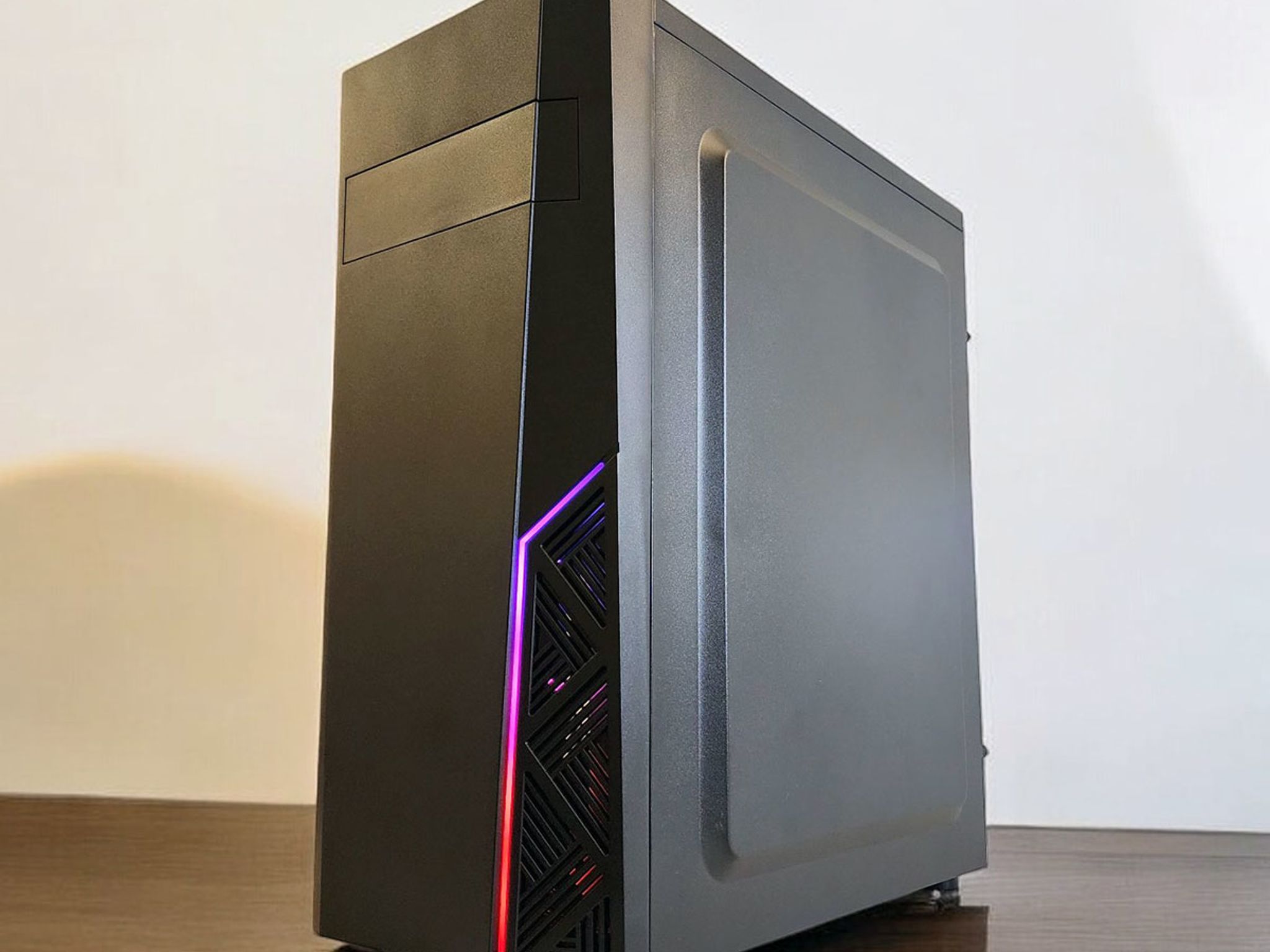 💰 Budget Gaming PC! | GEFORCE GTX 670, INTEL 8-CORE CPU, 16GB RAM, 128GB M.2 + 320GB HDD, WIFI & BT