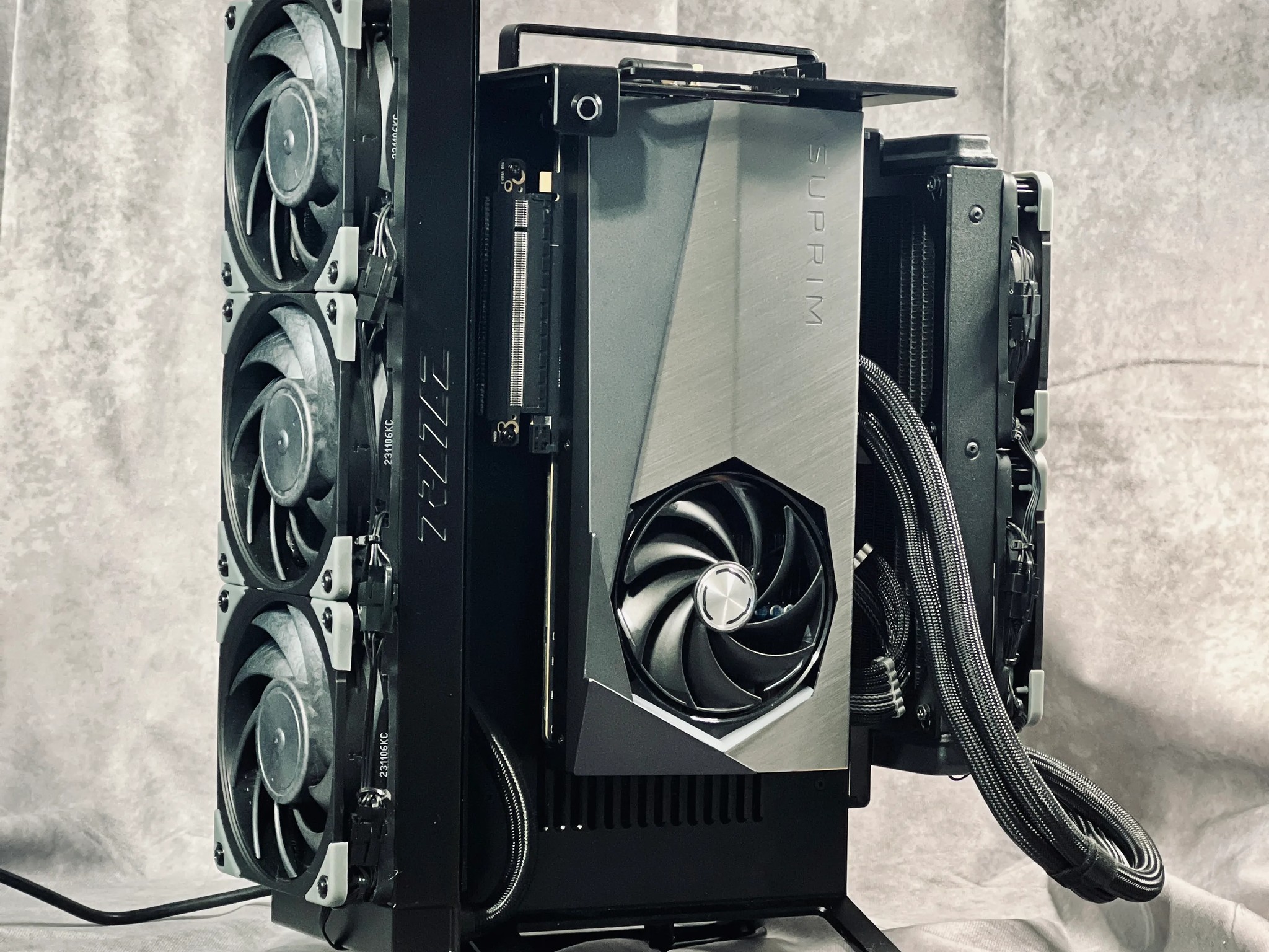 High-end Gaming PC in the Xproto-L - 7800X3D, RTX 4090, 64GB Dom. Titanium DDR5, Dual AIO Cooling