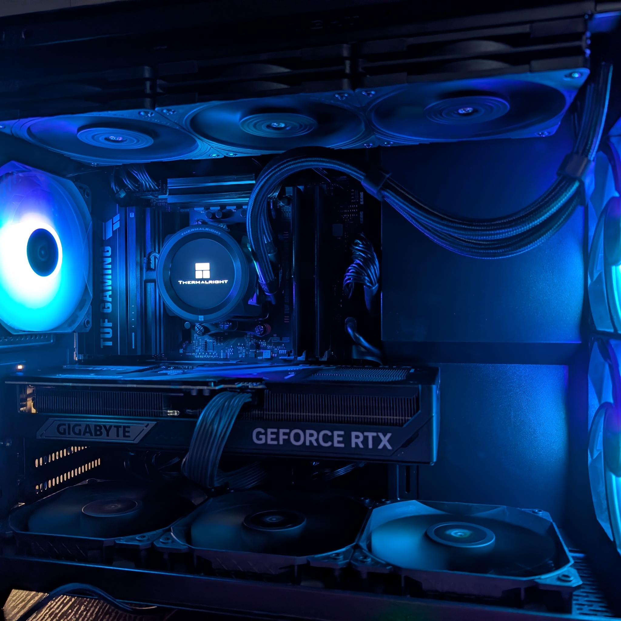 Gigabyte WINDFORCE OC SFF GeForce RTX 5070 Ti
