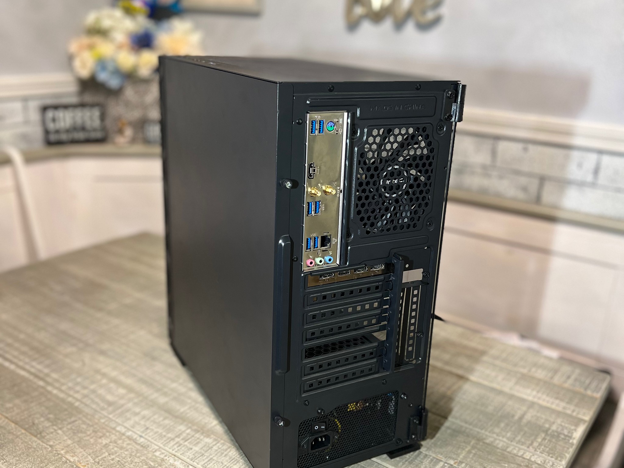 Slightly used gaming pc all black !!!!