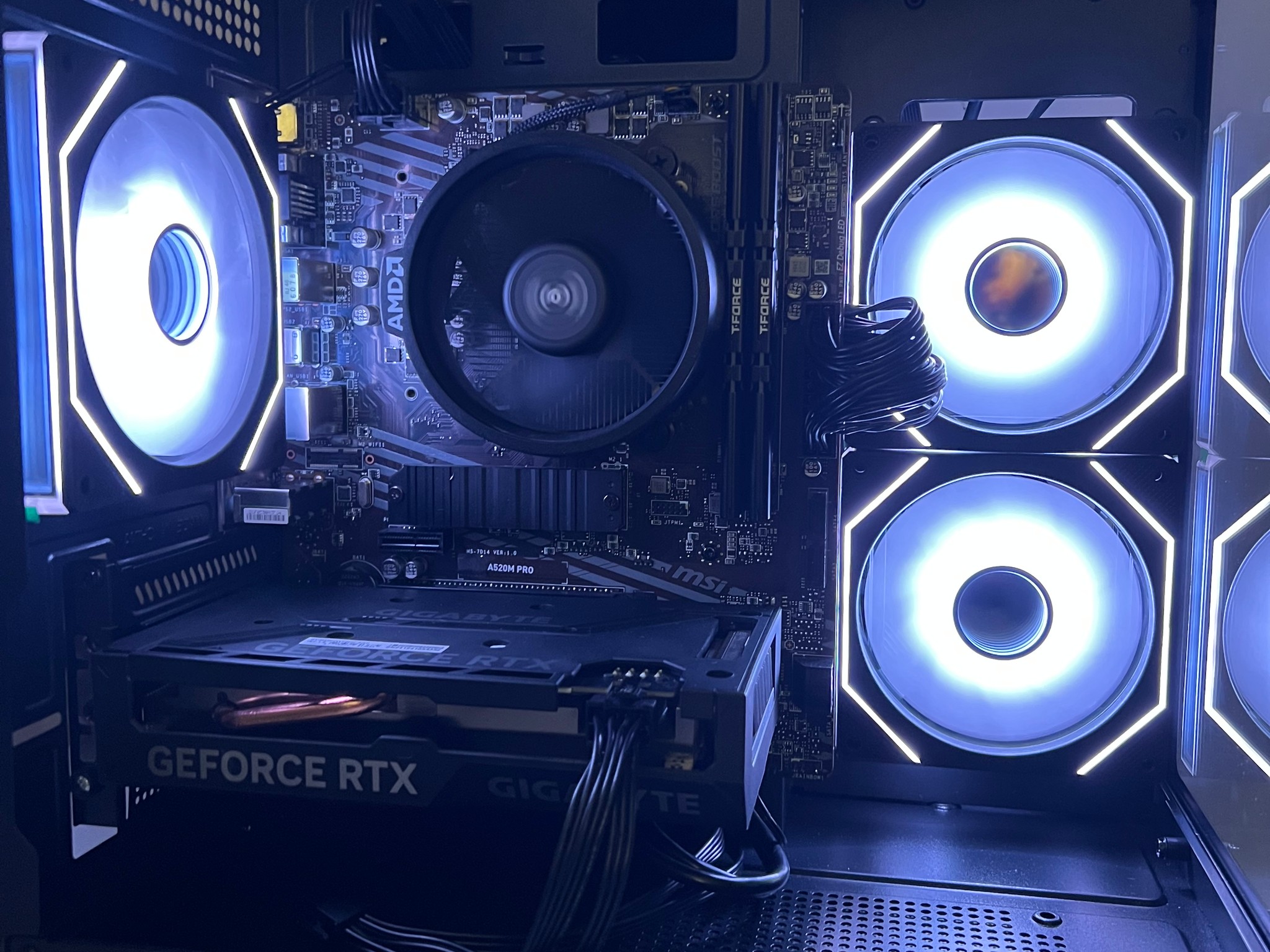 | RTX 4060 | ryzen 5 5500 | 16gb ddr4-3200mhz | 1tb nvme ssd | 1440p/4k gaming mid ranged