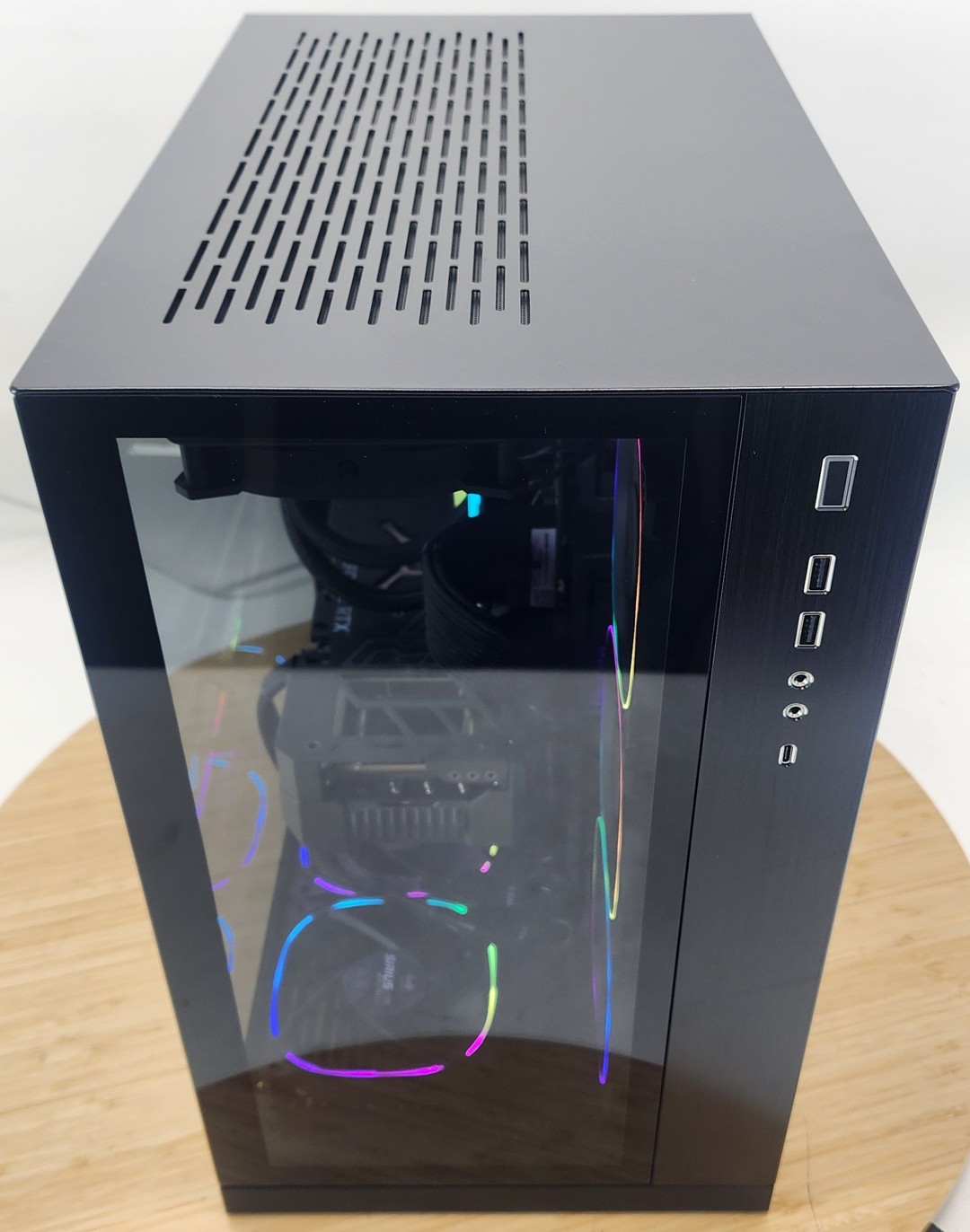 Gaming PC Ryzen 7 7800X3D 32GB RAM 1TB SSD RTX 4070 Ti SUPER 16GB
