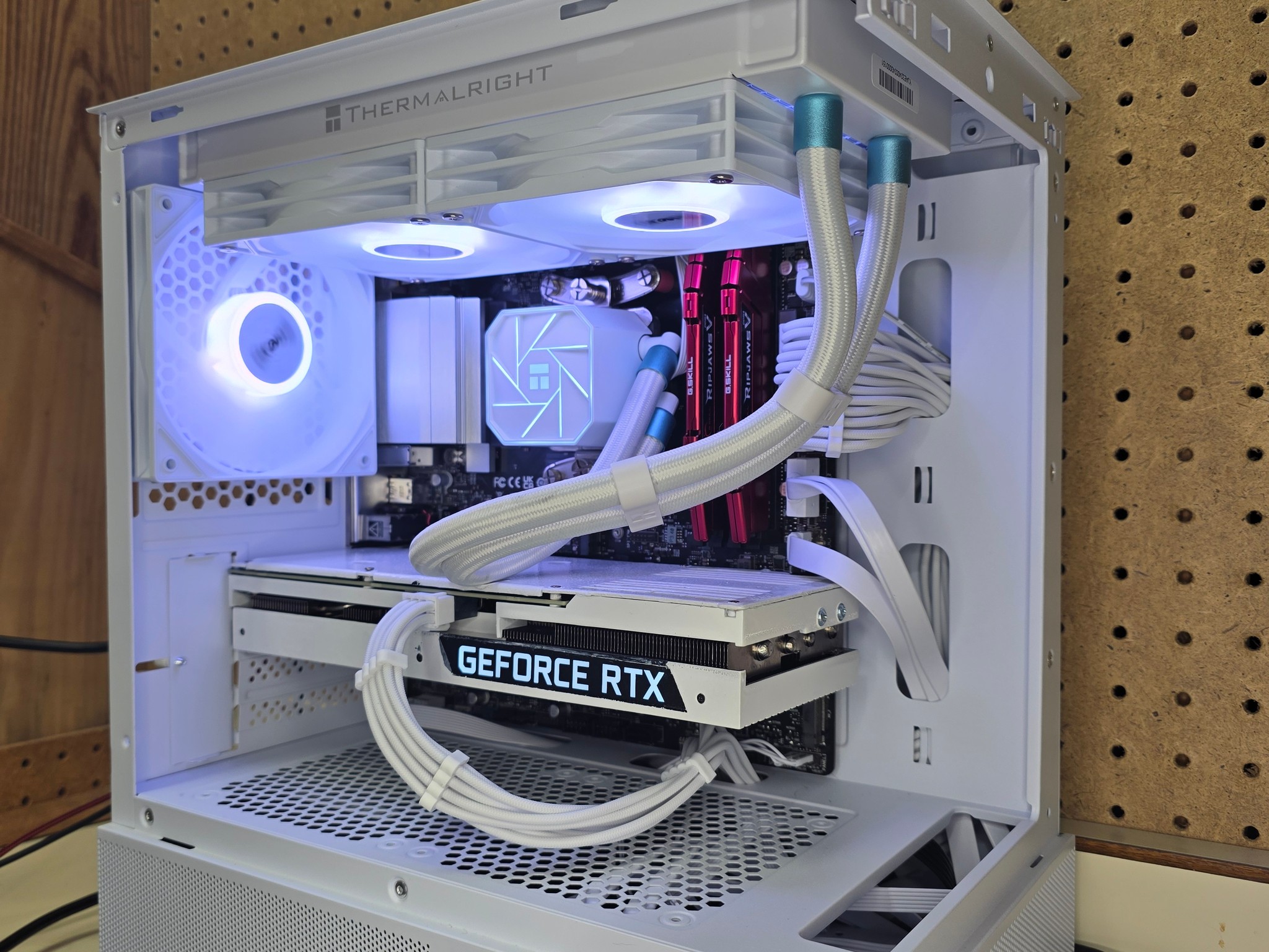 Tundra | RTX 3070 | R5 5600 | 16GB | 1TB