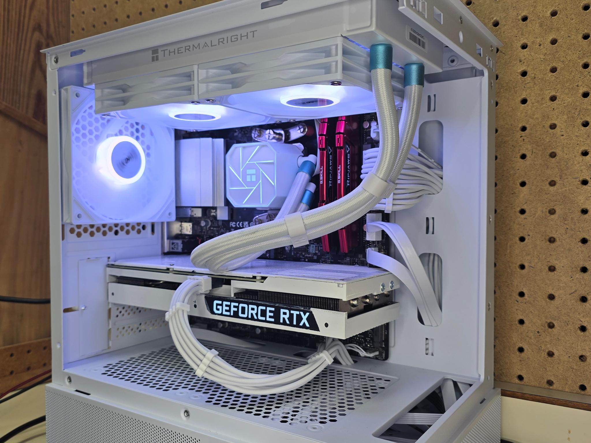 Tundra | RTX 3070 | R5 5600 | 16GB | 1TB
