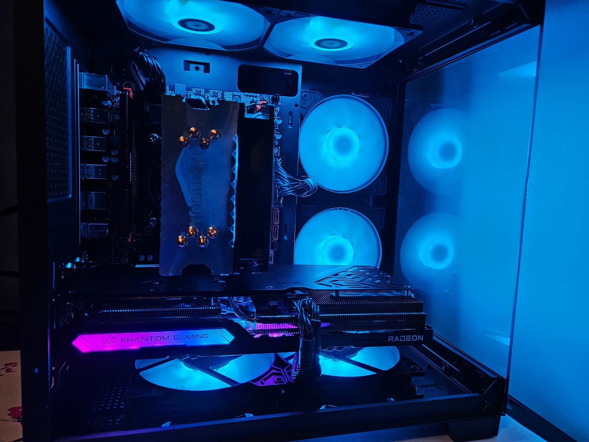 Dark Side Rig Intel 10 Core / 16GB DDR4 / 1TB SSD / RX 7600