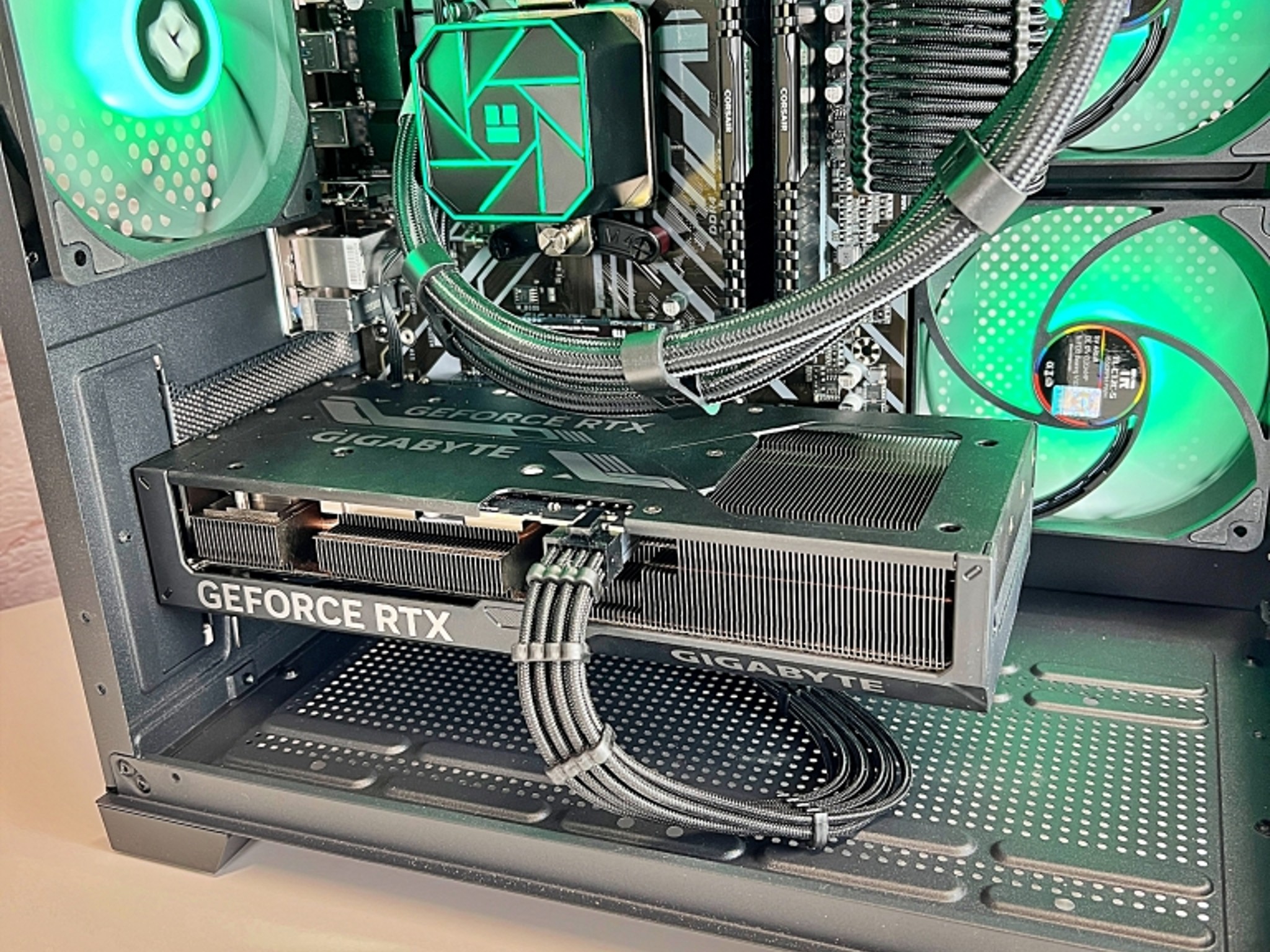 Liquid Cooled RTX 4070 Ryzen 5 5600X 32GB RAM 1TB M.2 Win 11 Gaming PC