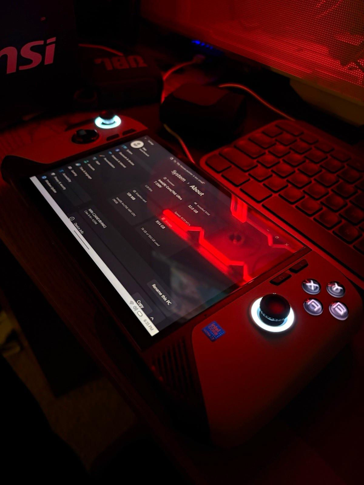 MSI Claw 8 AI+ A2VM 1TB Handheld System w/ JSAUX docking station - 1920x1200 res