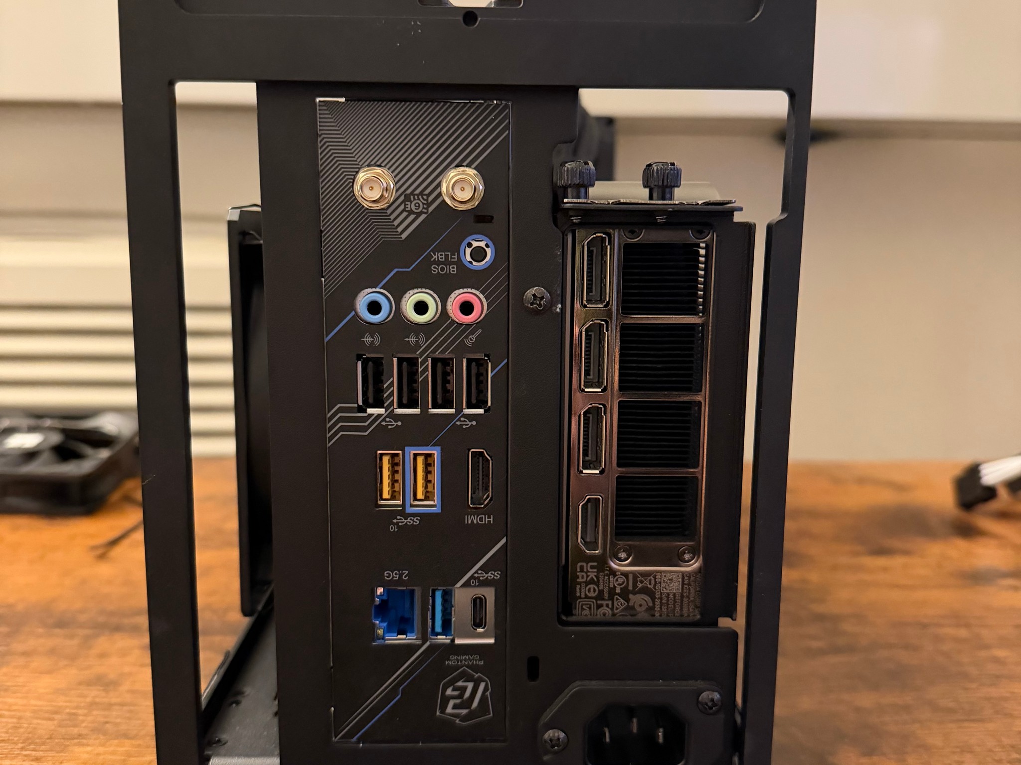 SFF Fractal Terra build - AMD Ryzen 5 7600 + RTX 3080 + 32GB DDR5 + 1TB M.2