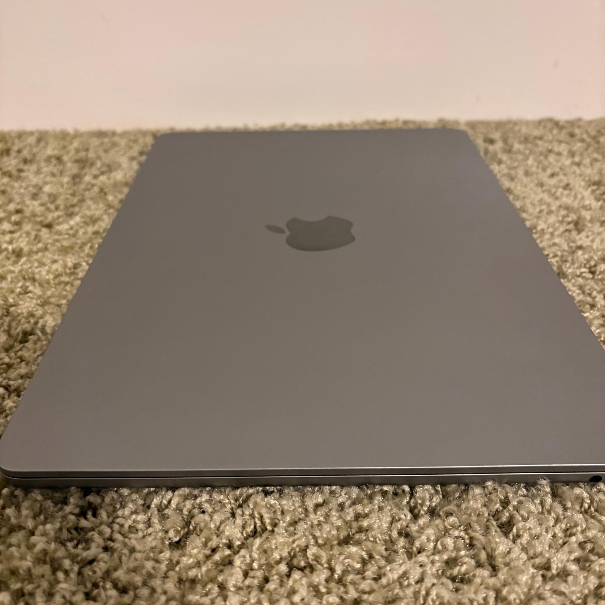 MacBook Air 13 Inch 2024 M3 Chip, 24gb Ram, 512gb ssd