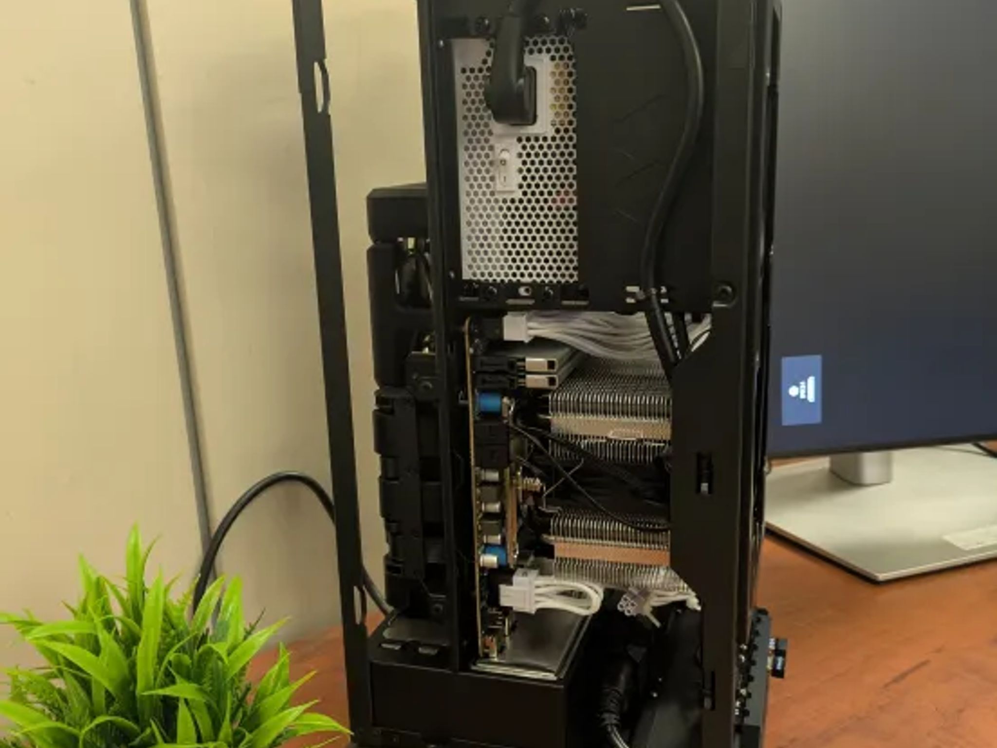 Fractal Mood Gaming PC